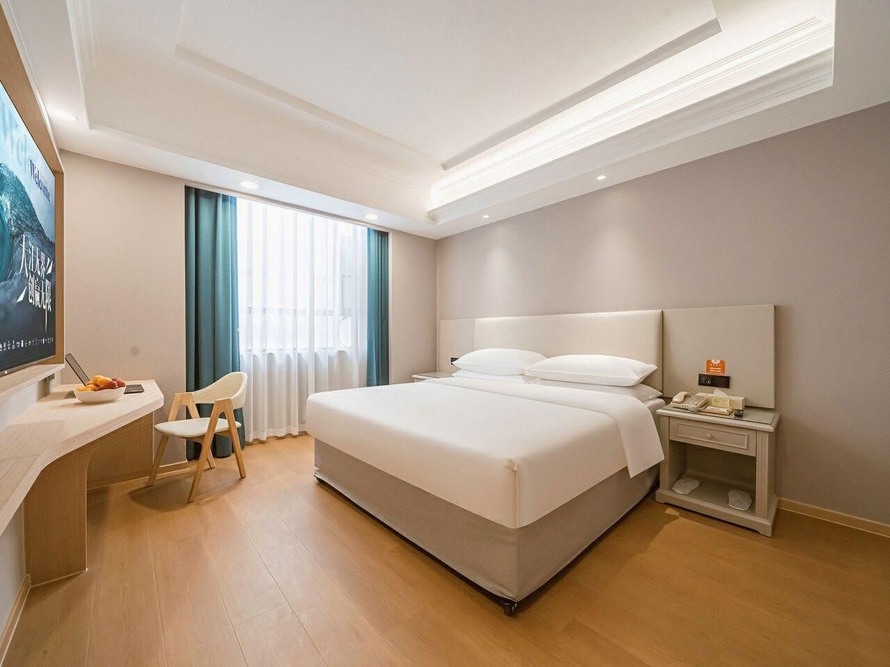 Vienna - Functional Chess Suite Room