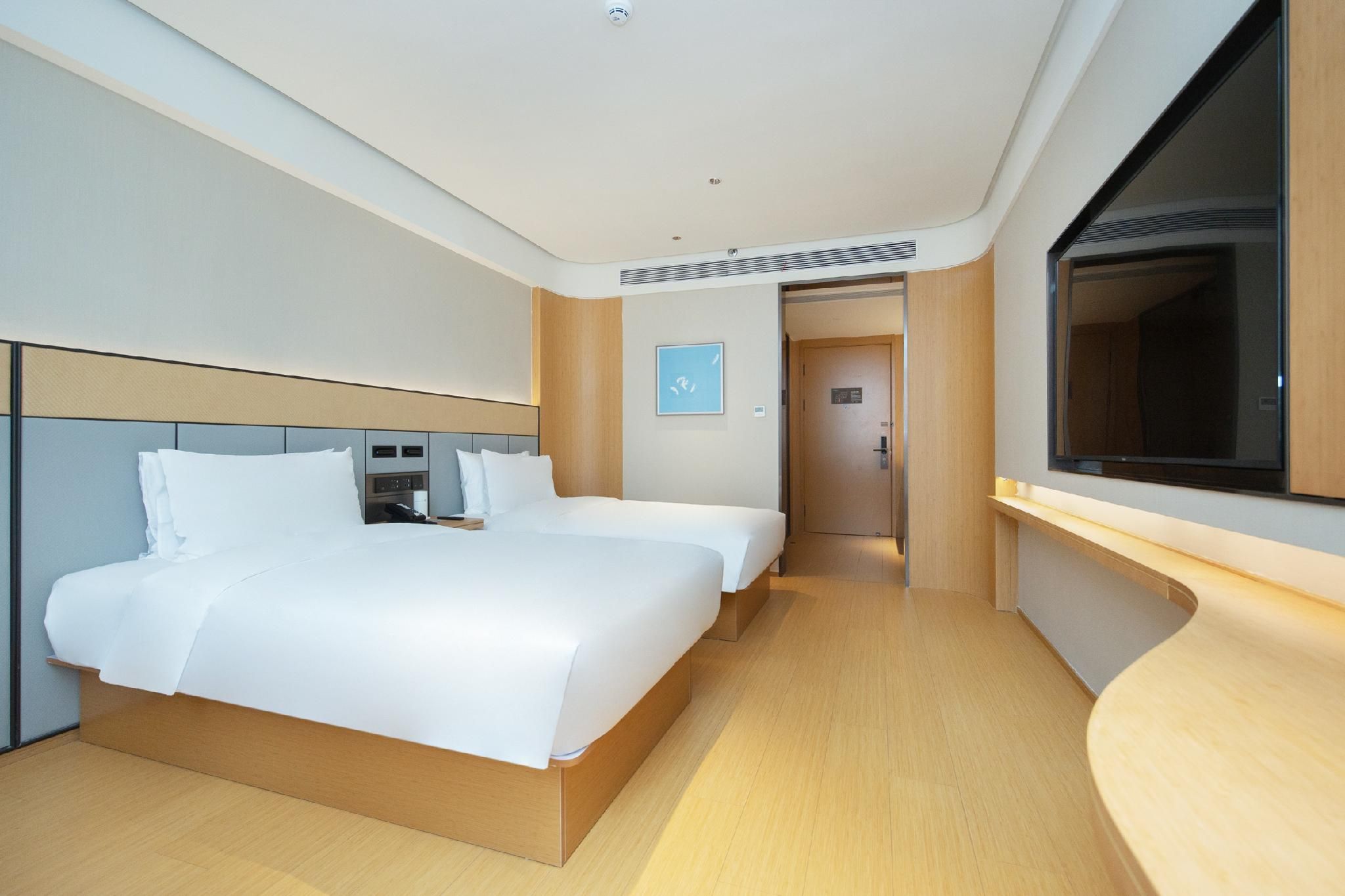 Huazhu - Superior Twin