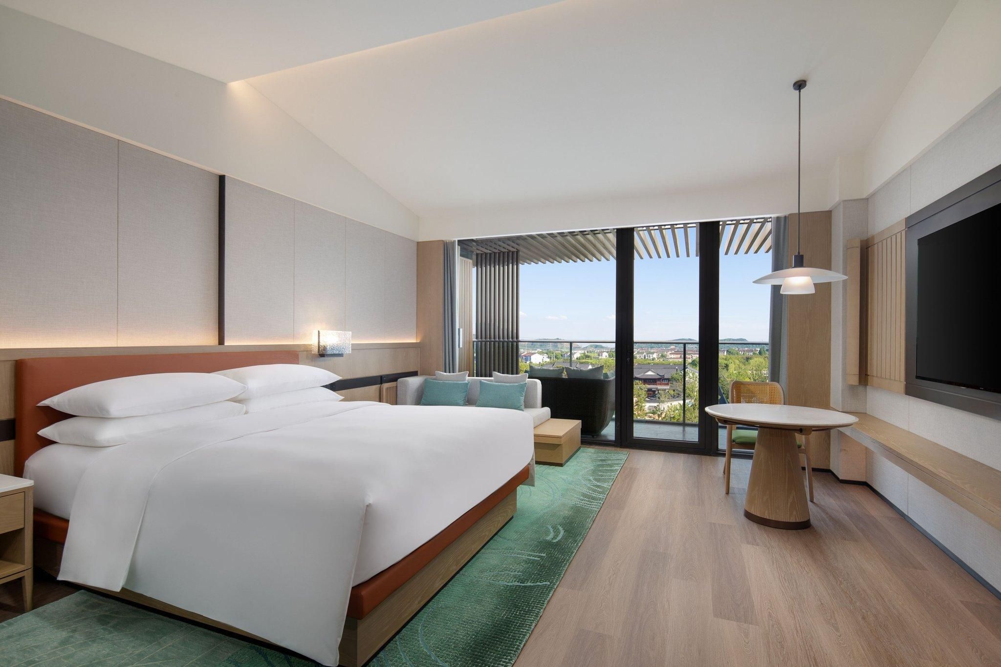 Selected King, Guest room, 1 King, Garden view, Balcony