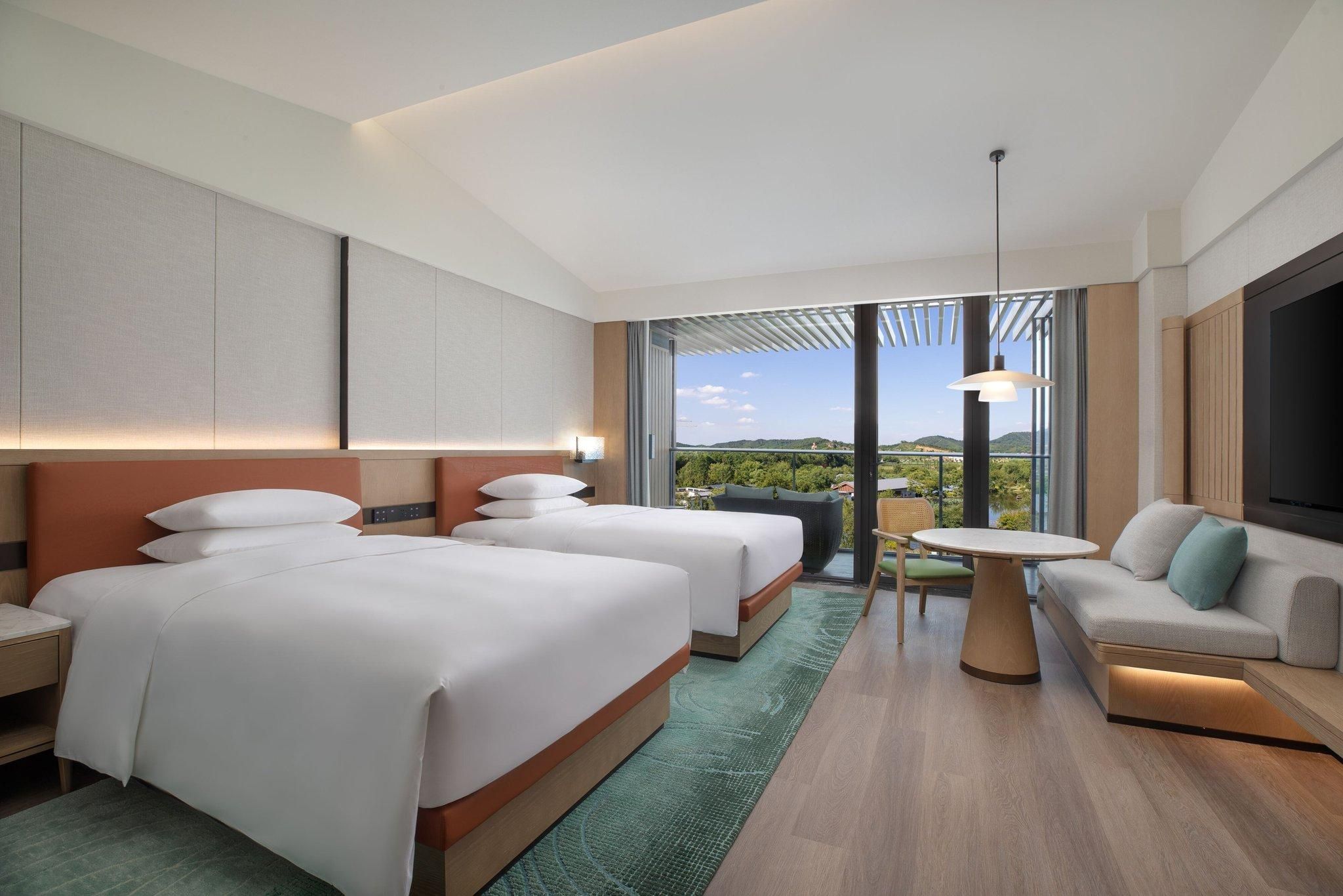Deluxe Double, Guest room, 2 Double, Garden view, Balcony