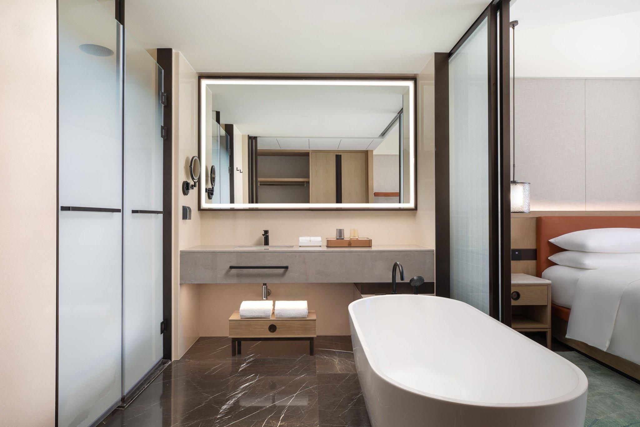 Selected King, Guest room, 1 King, Garden view, Balcony