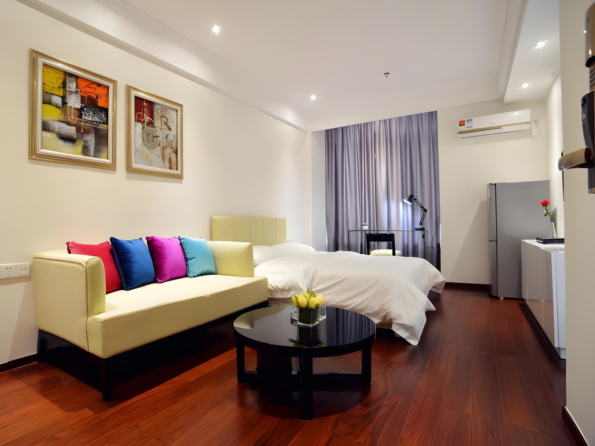 Deluxe Queen Bed