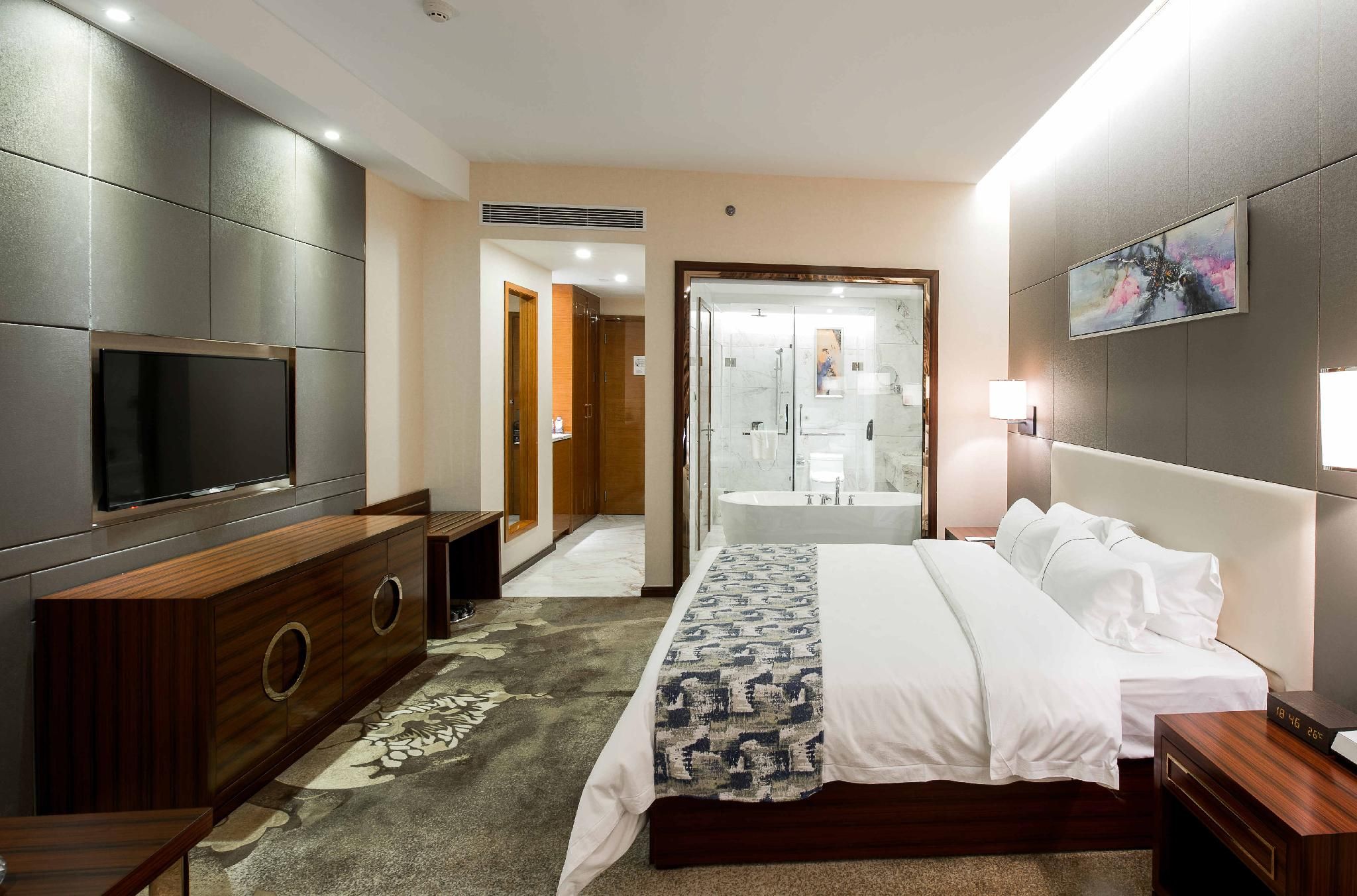 Lizhi Queen Room
