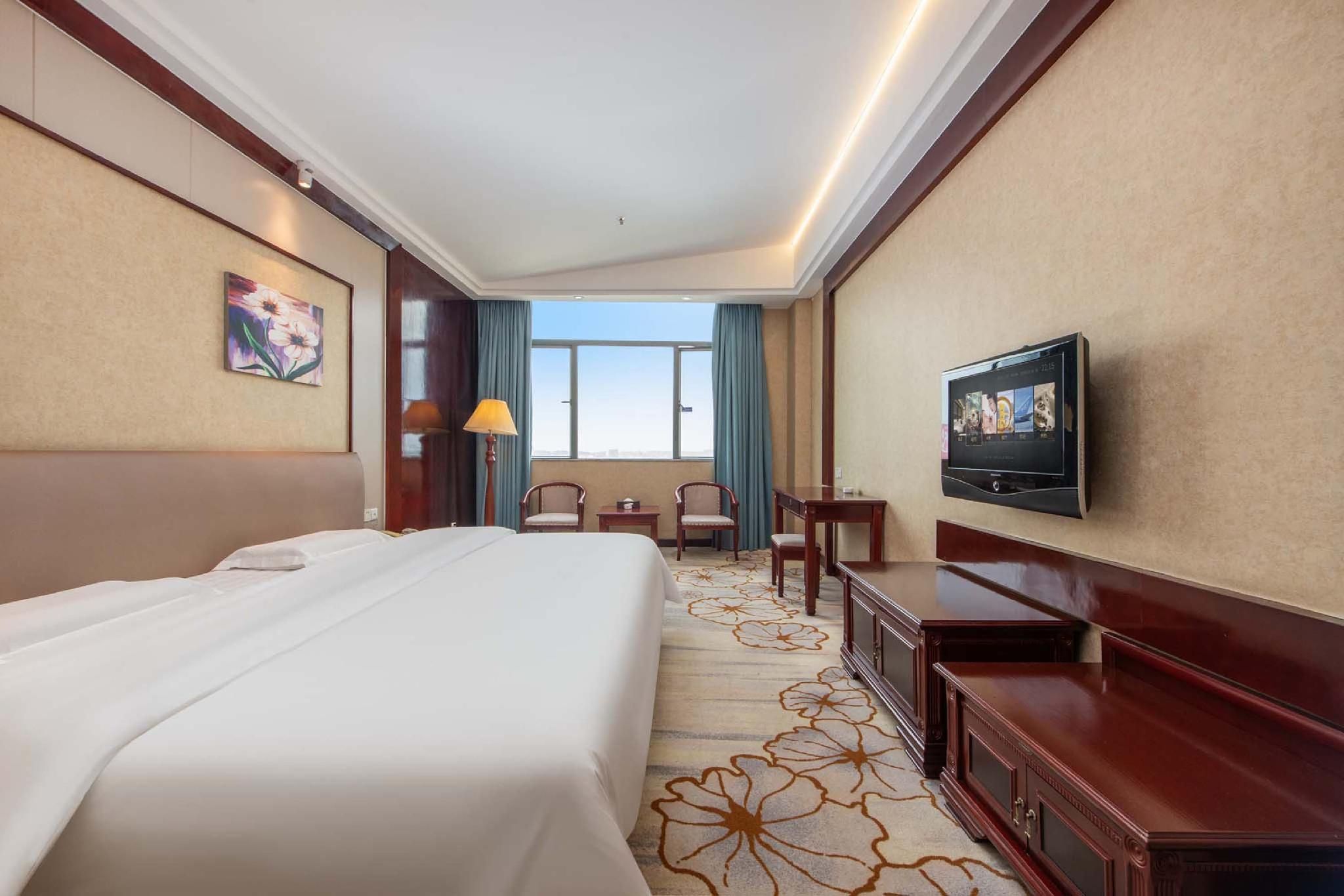 Rak King Room with Balcony