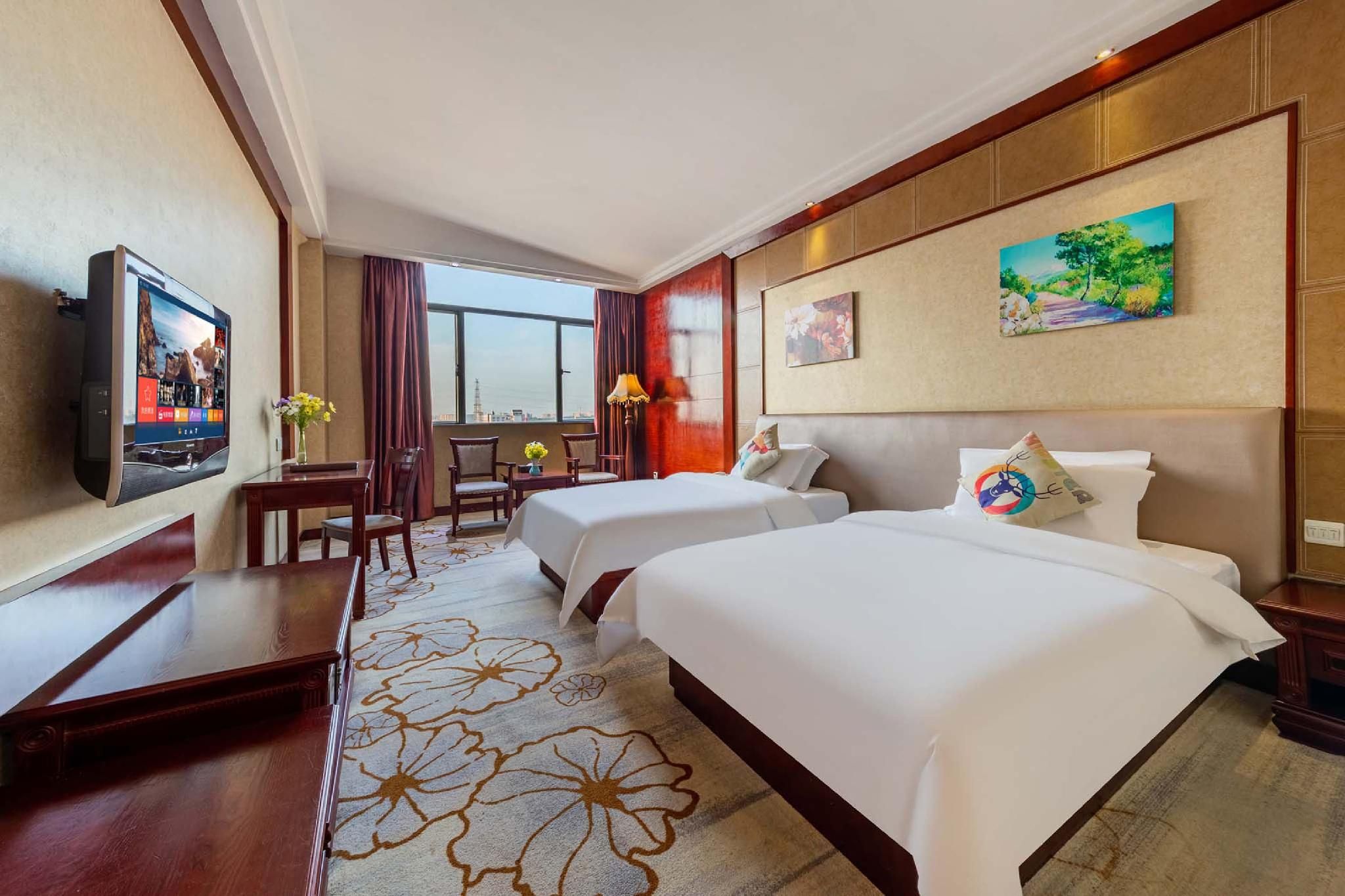 TWIN Standard Twin Room