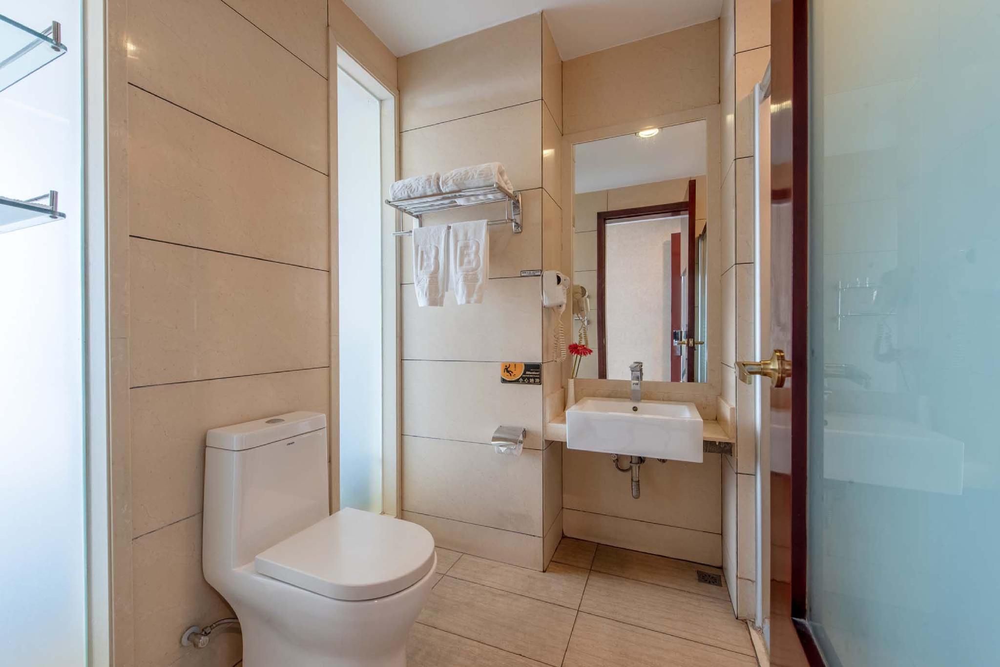 TWIN Standard Twin Room