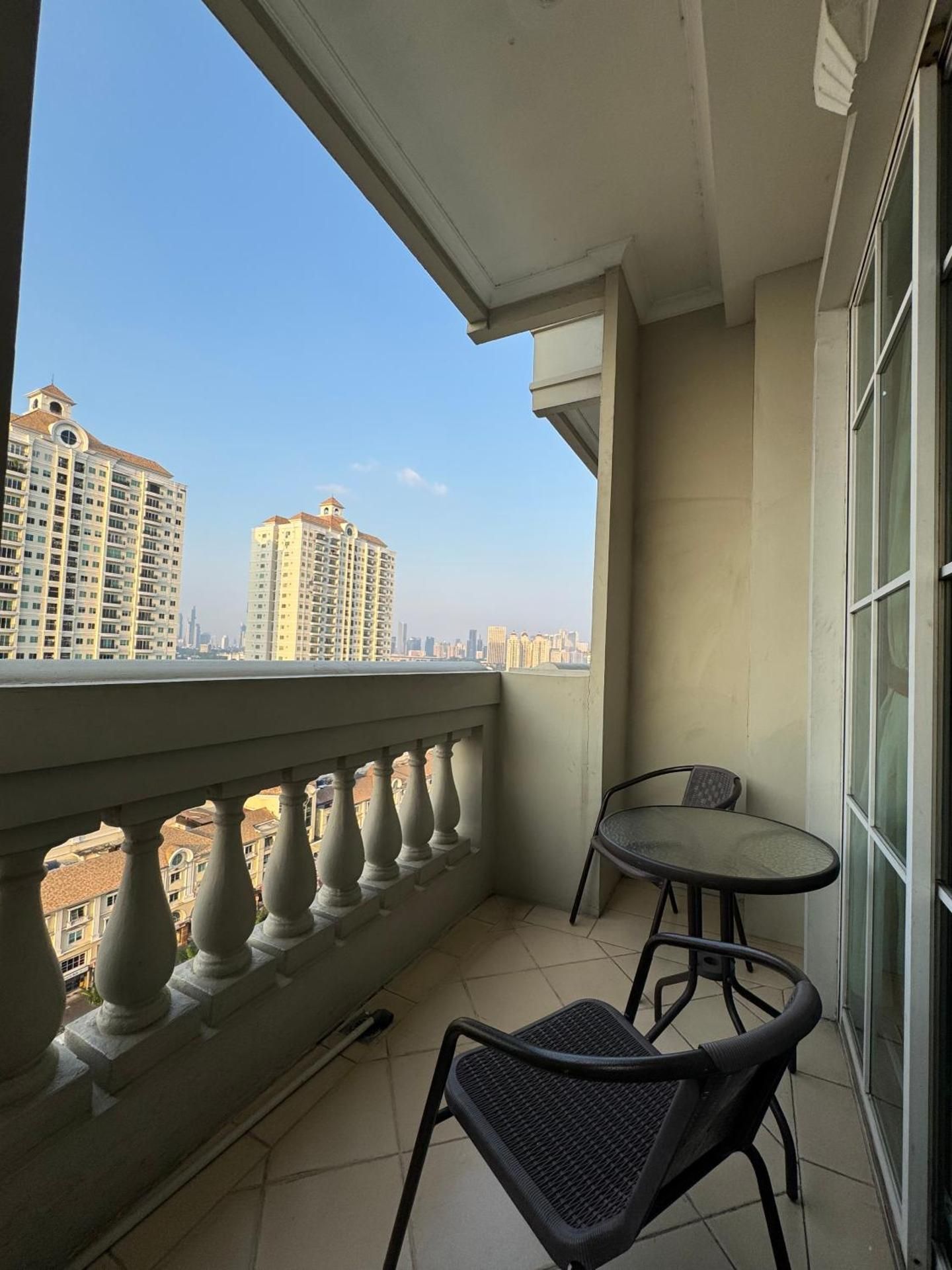 Two-Bedroom Deluxe Apartment