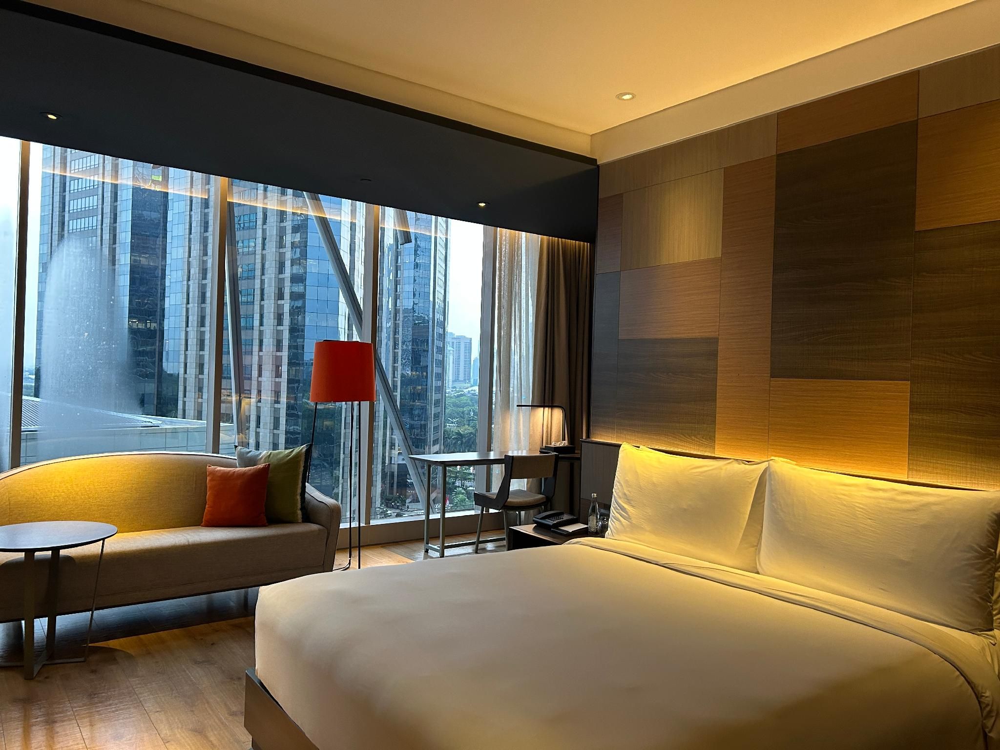 Deluxe Studio - King