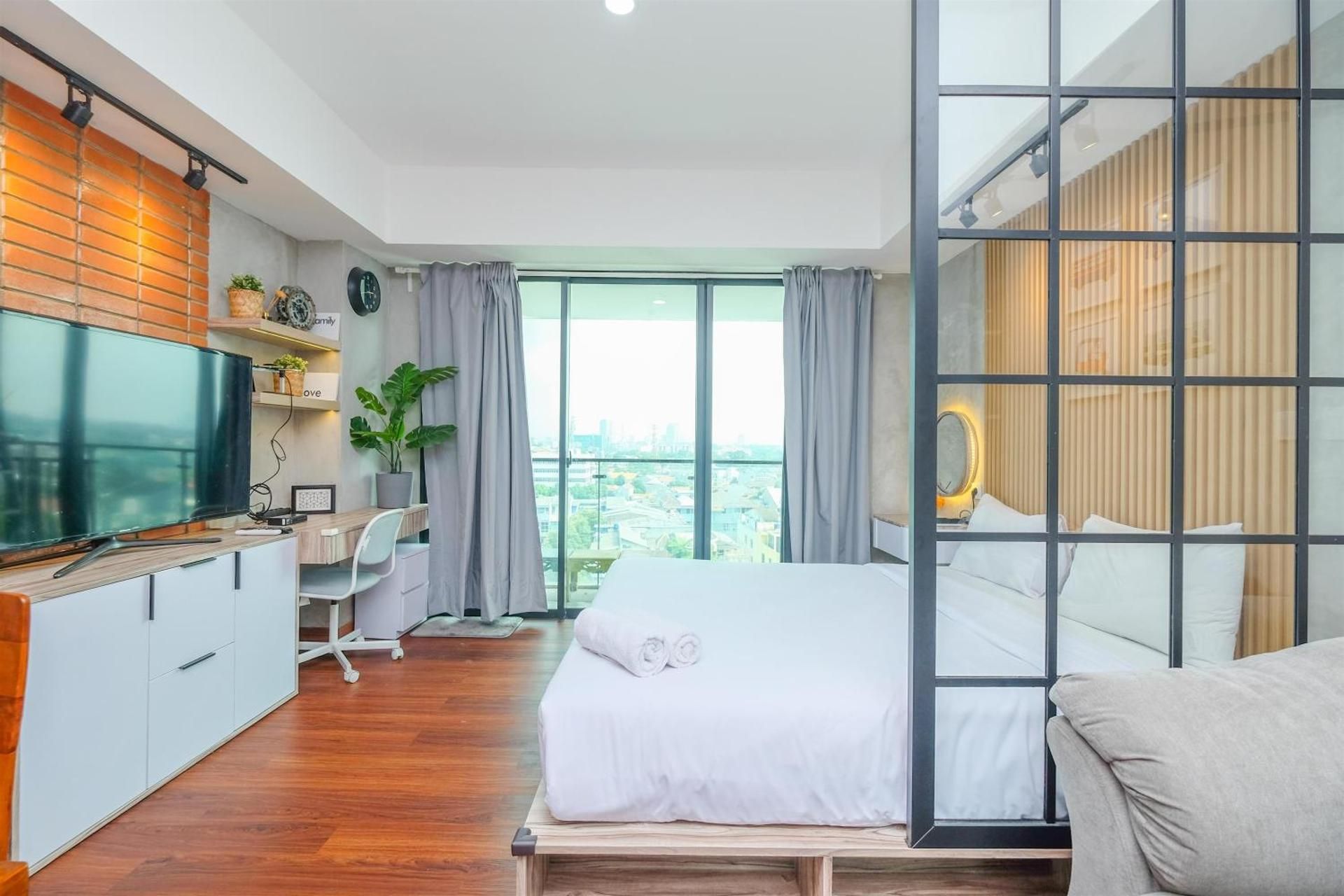 Studio Apartment