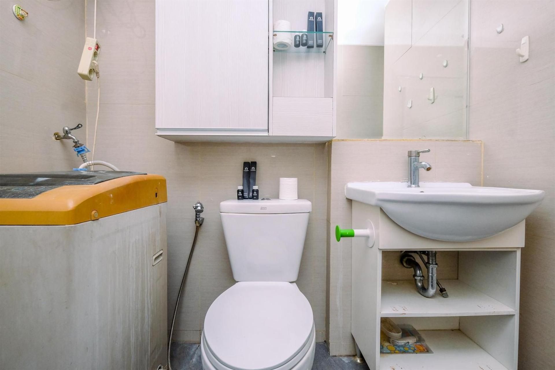 Studio Apartment