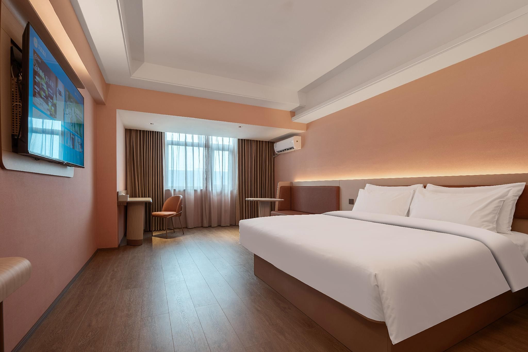 Queen Superior Room