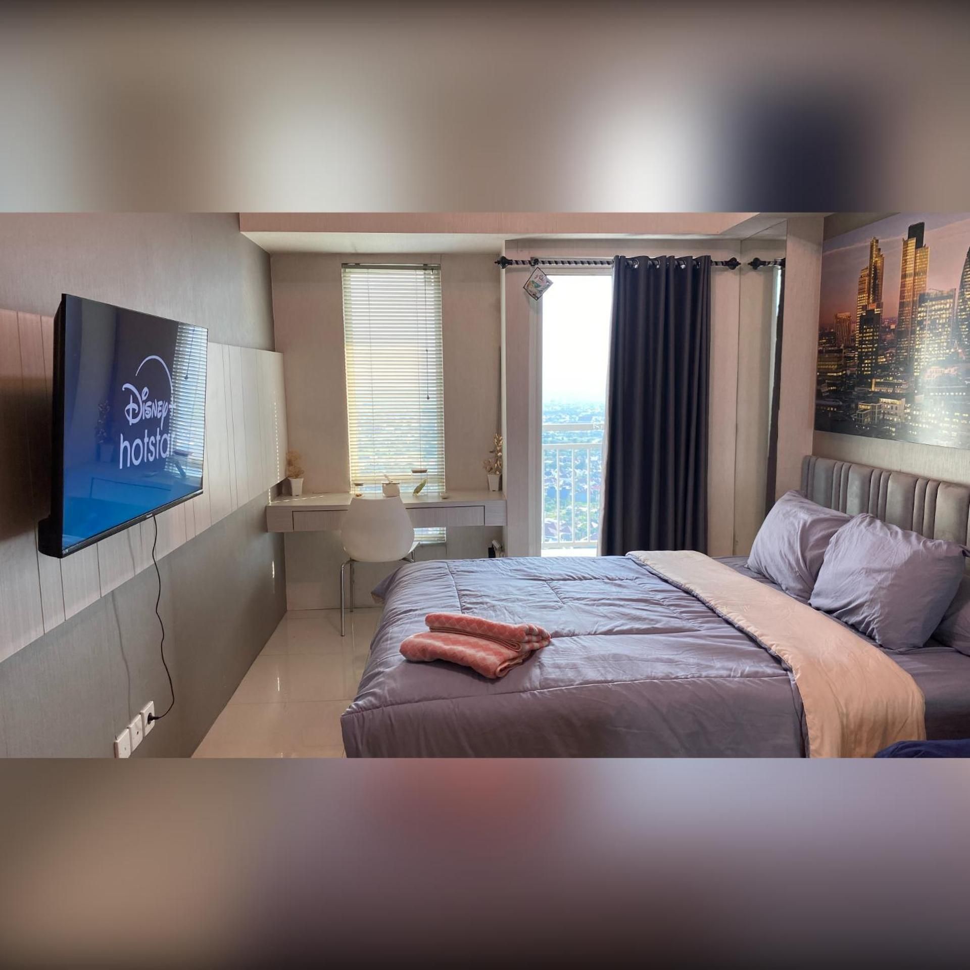 Apartment with City View