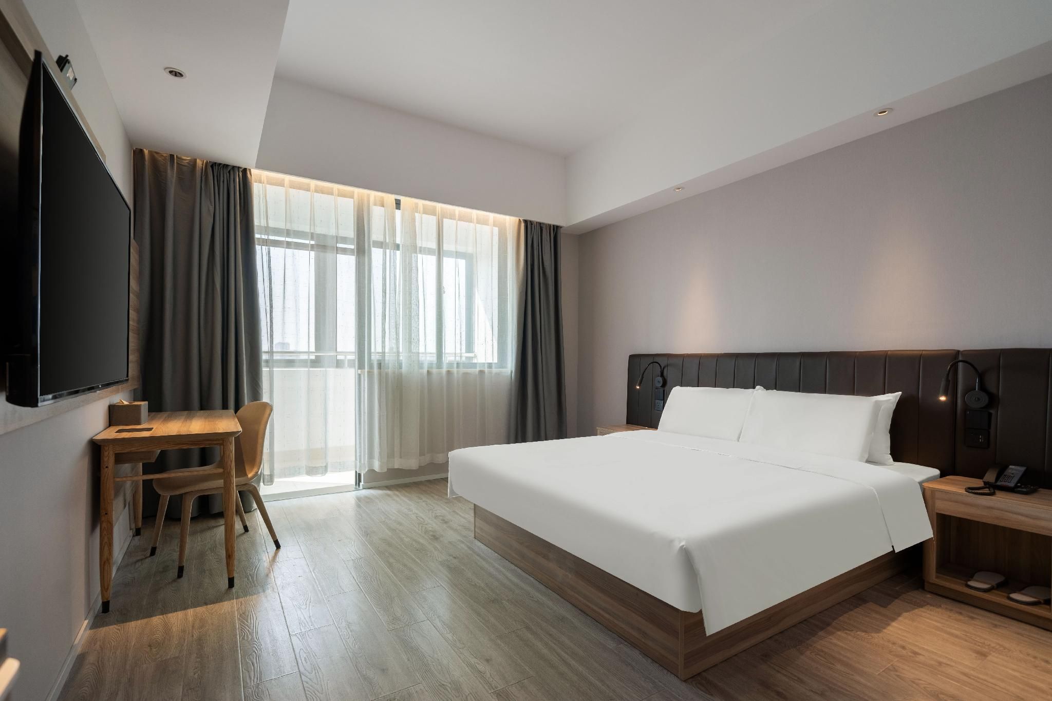 Huazhu - Deluxe Bed Room