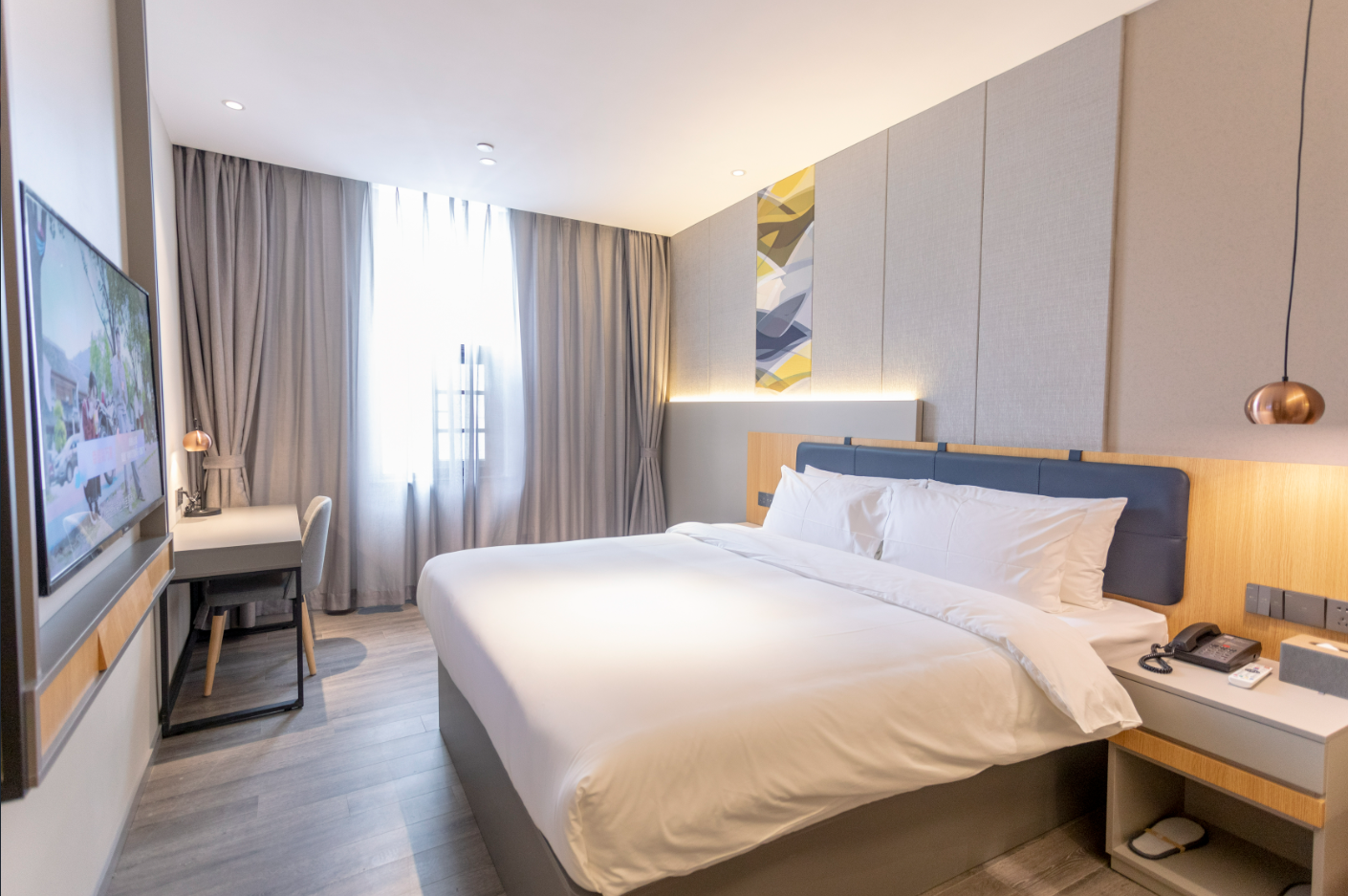Huazhu - Deluxe Bed Room