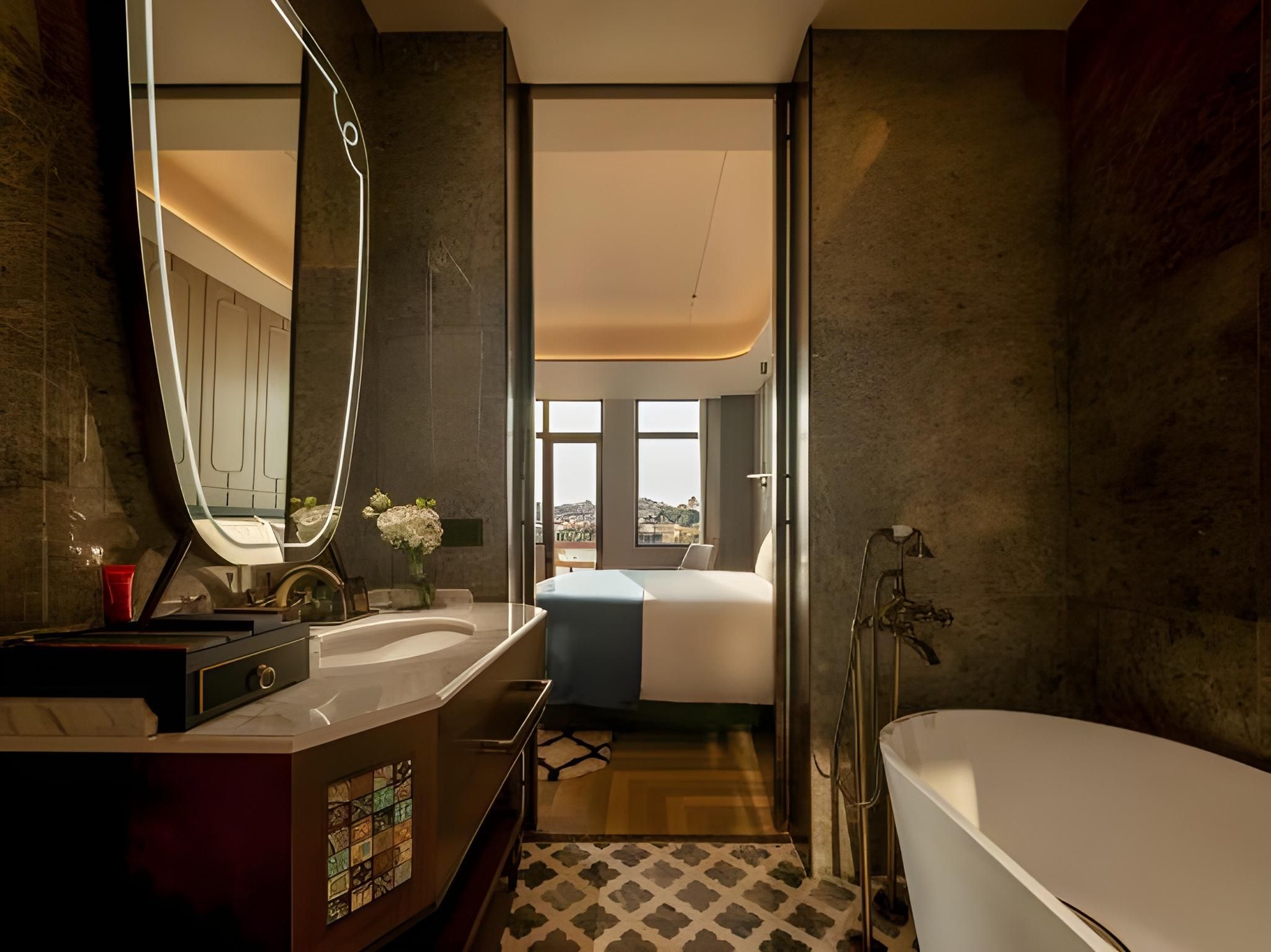 Deluxe Queen Room