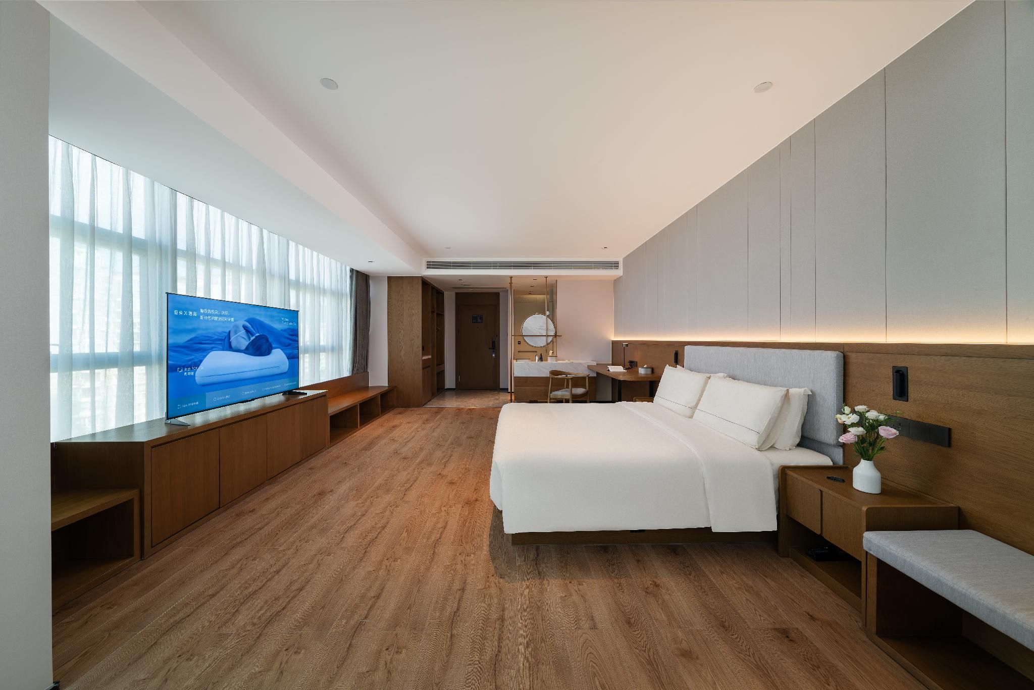 Atour X Hotel Xiamen Railway Station South Square Premier King, City View