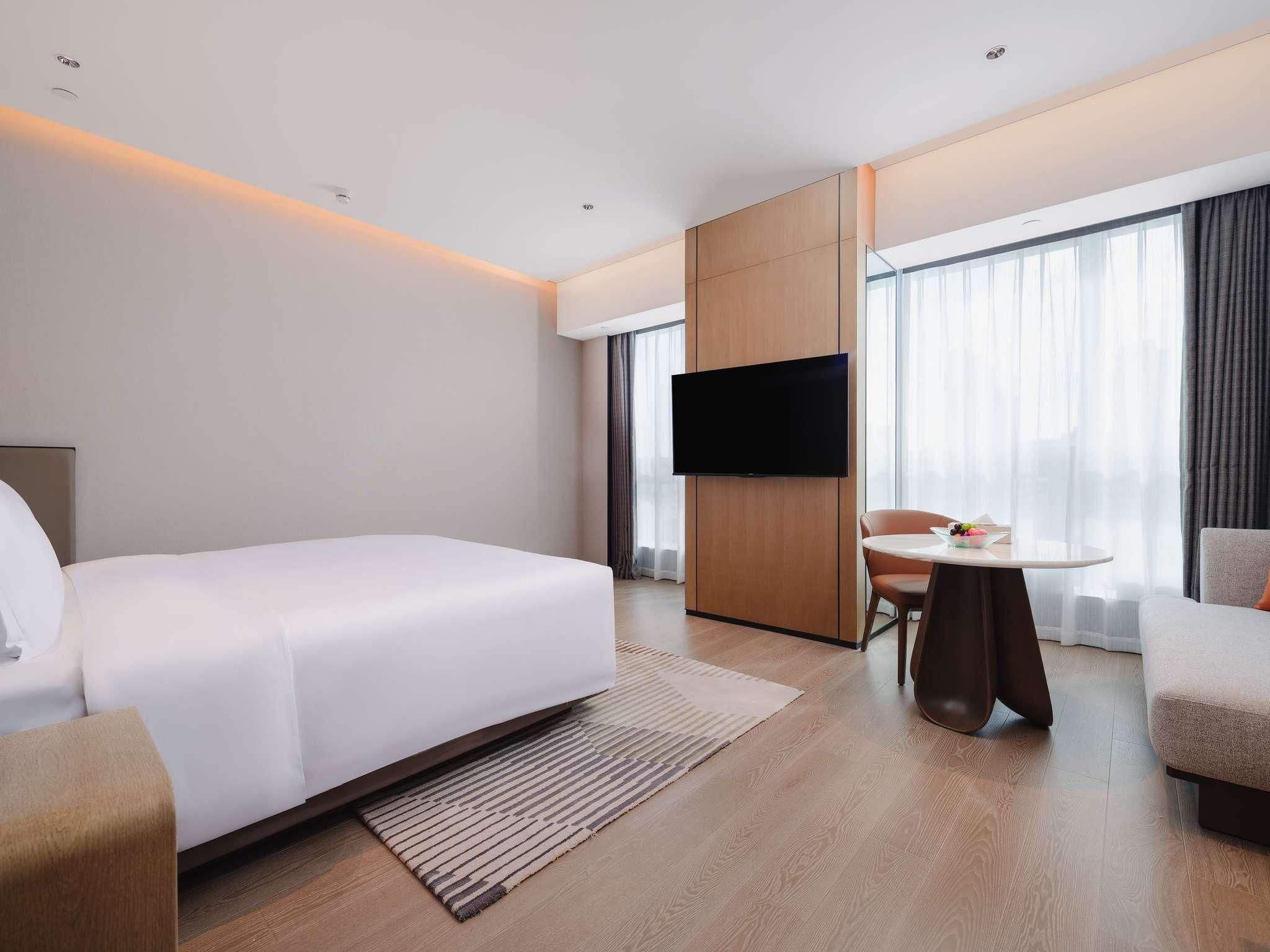 Executive Room,1 King Size Bed