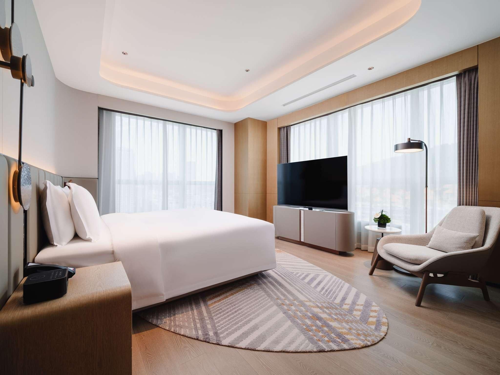 Superior Suite,1 King Size Bed