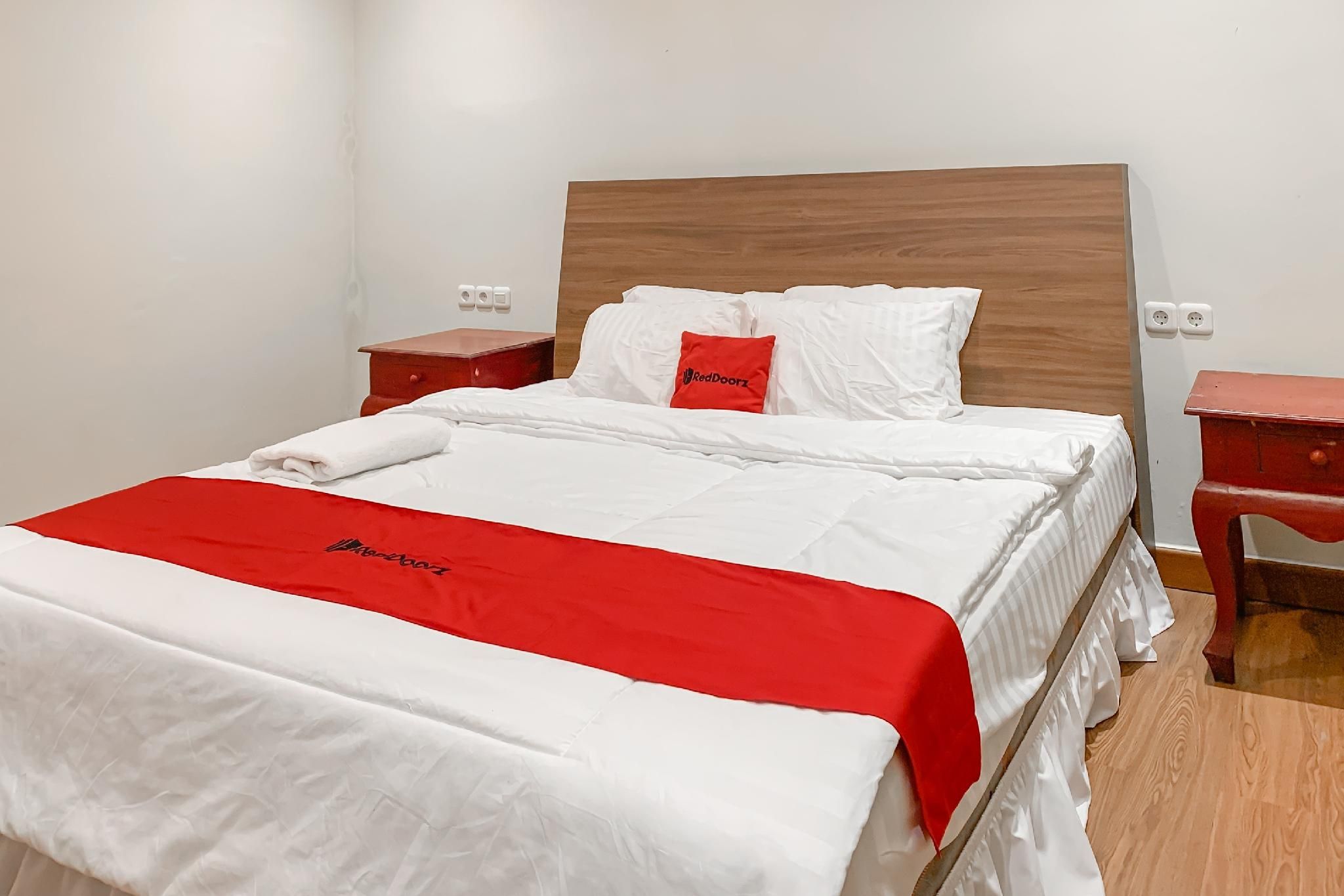 RedDoorz near RSUD R. Syamsudin Sukabumi Deluxe Room 2