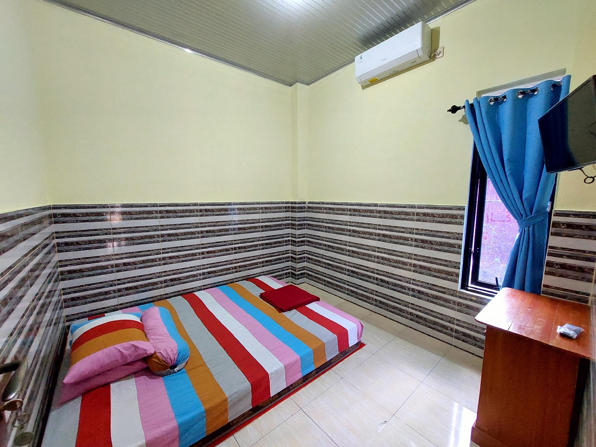 Double Room with Shared Bathroom