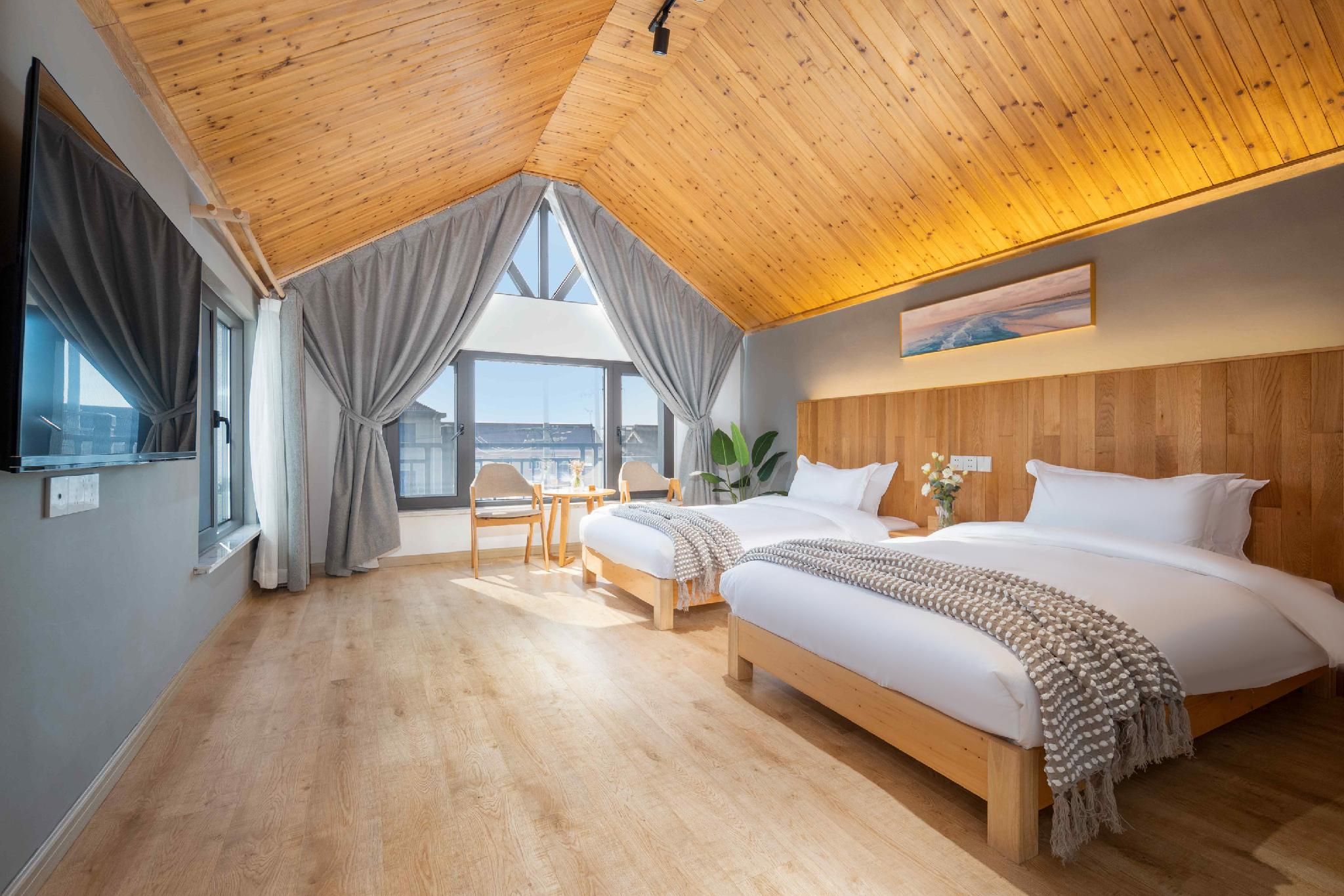2 Bed Twin Superior Room