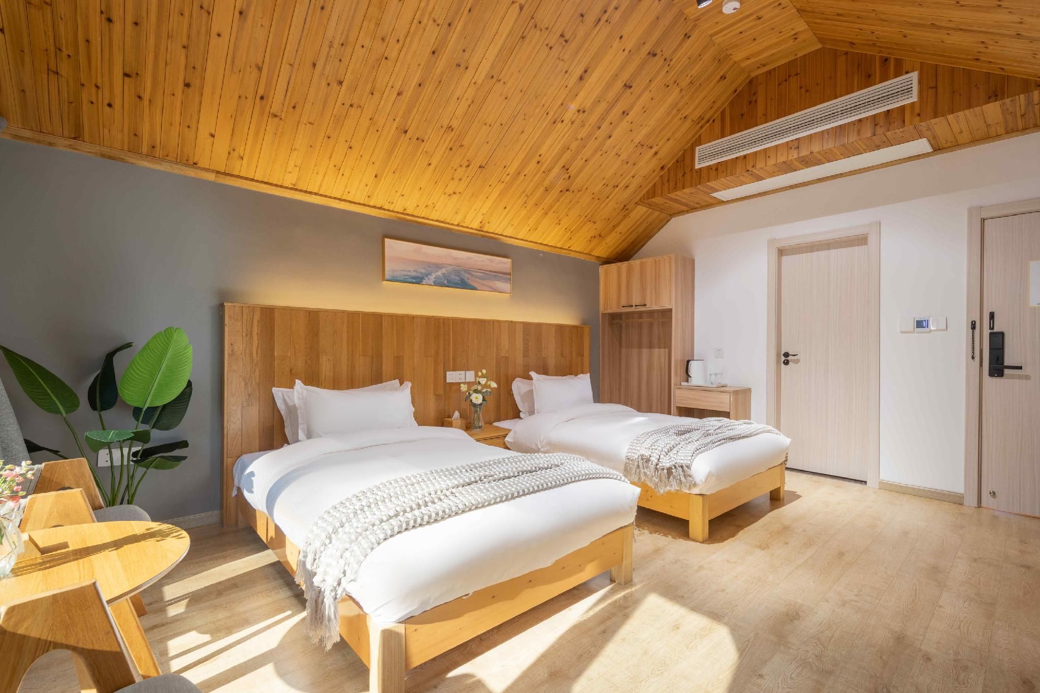 2 Bed Twin Superior Room