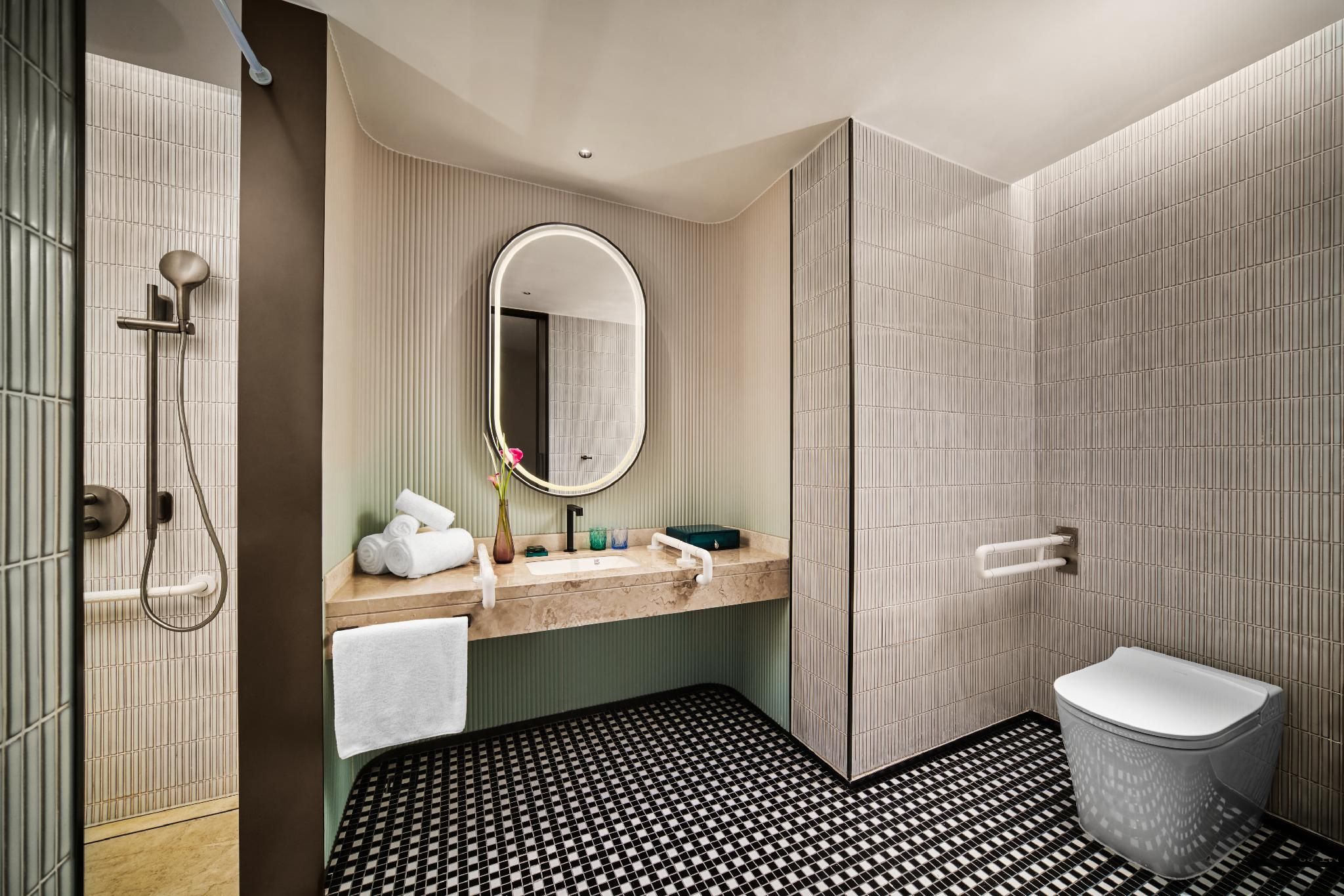 2 Double Standard Accessible Balcony