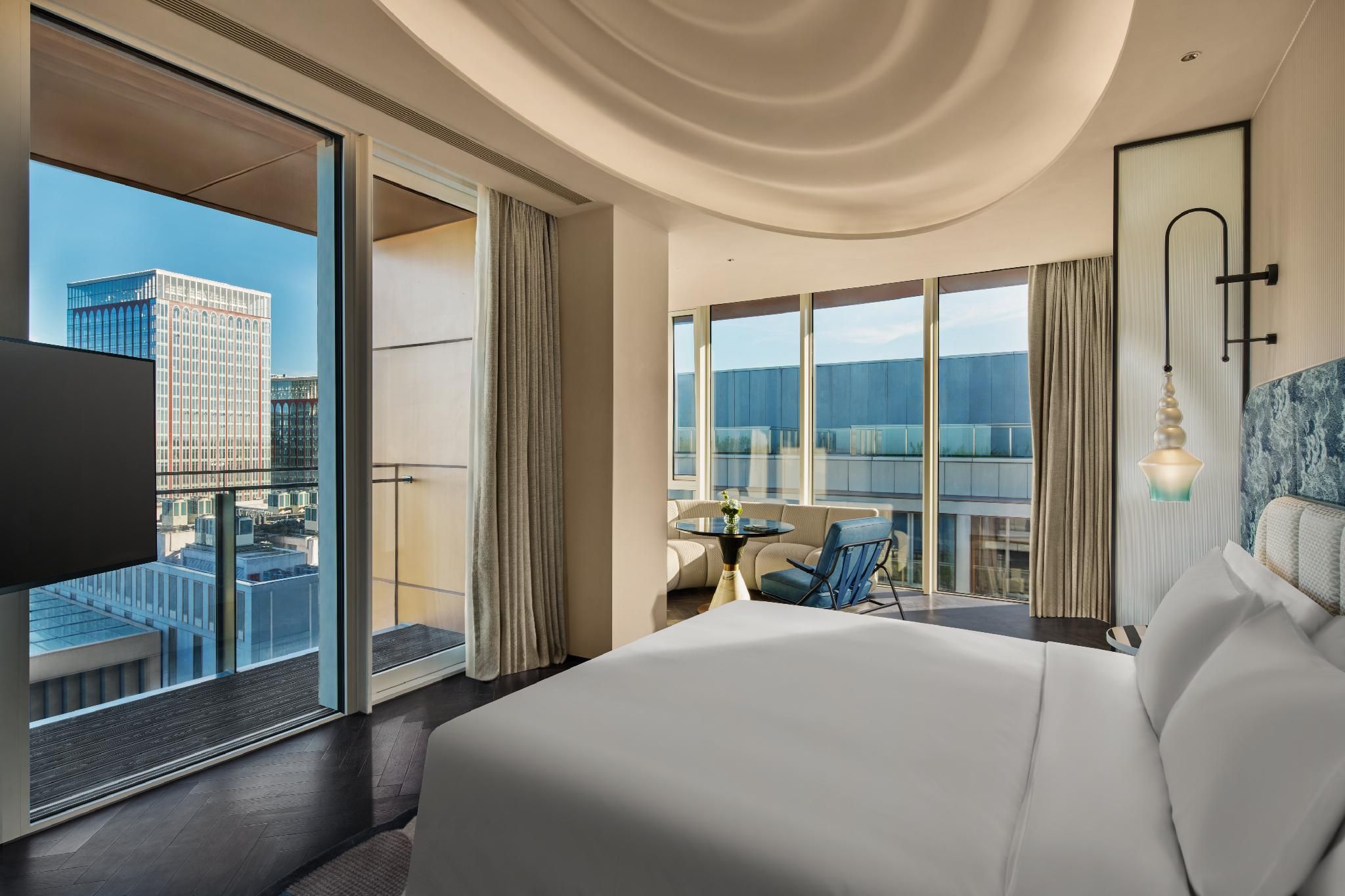 1 King Premium Balcony