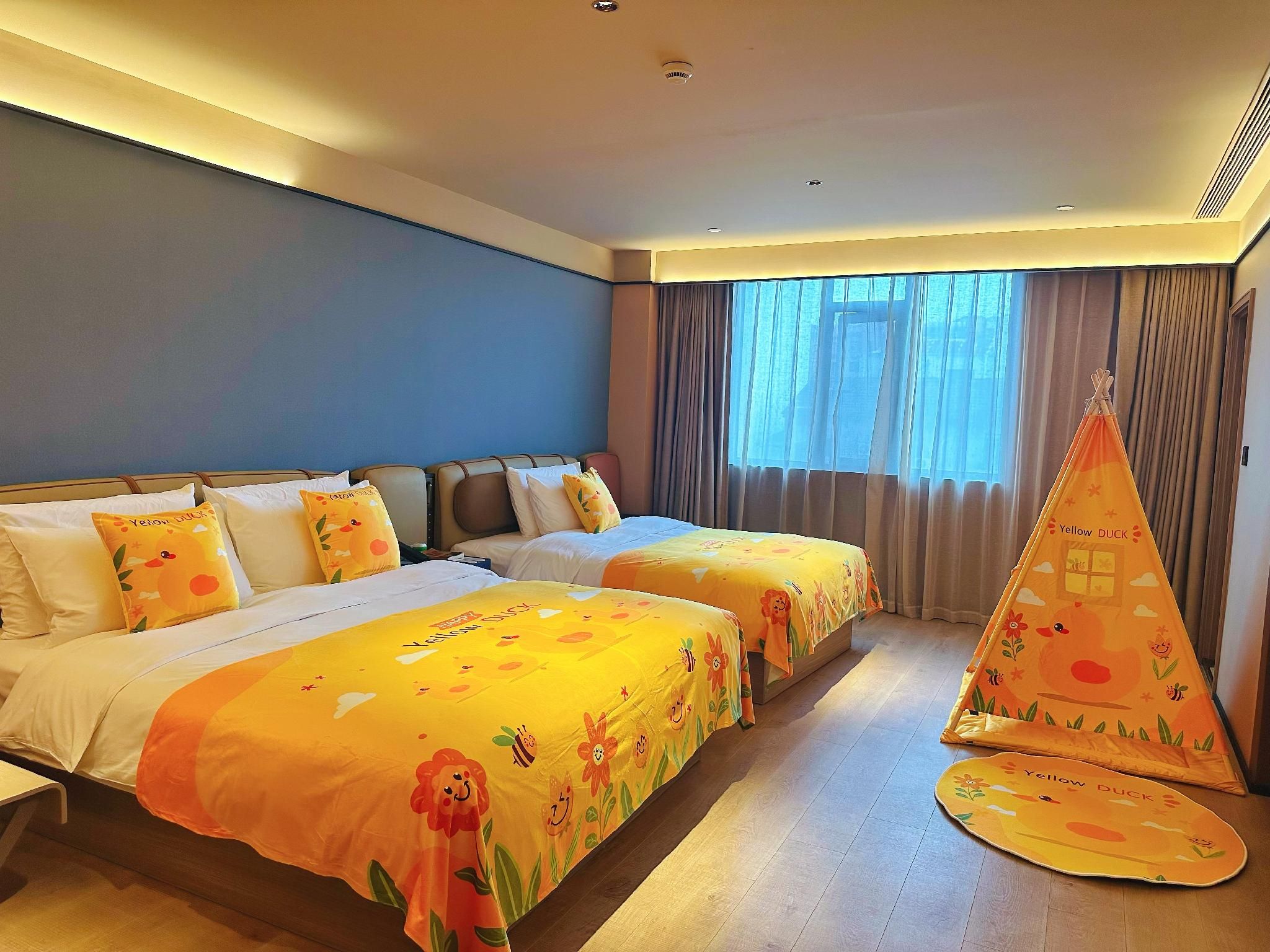 Orange Hotel Shanghai Pudong Airport Chuanhuan South Road Family Theme Room