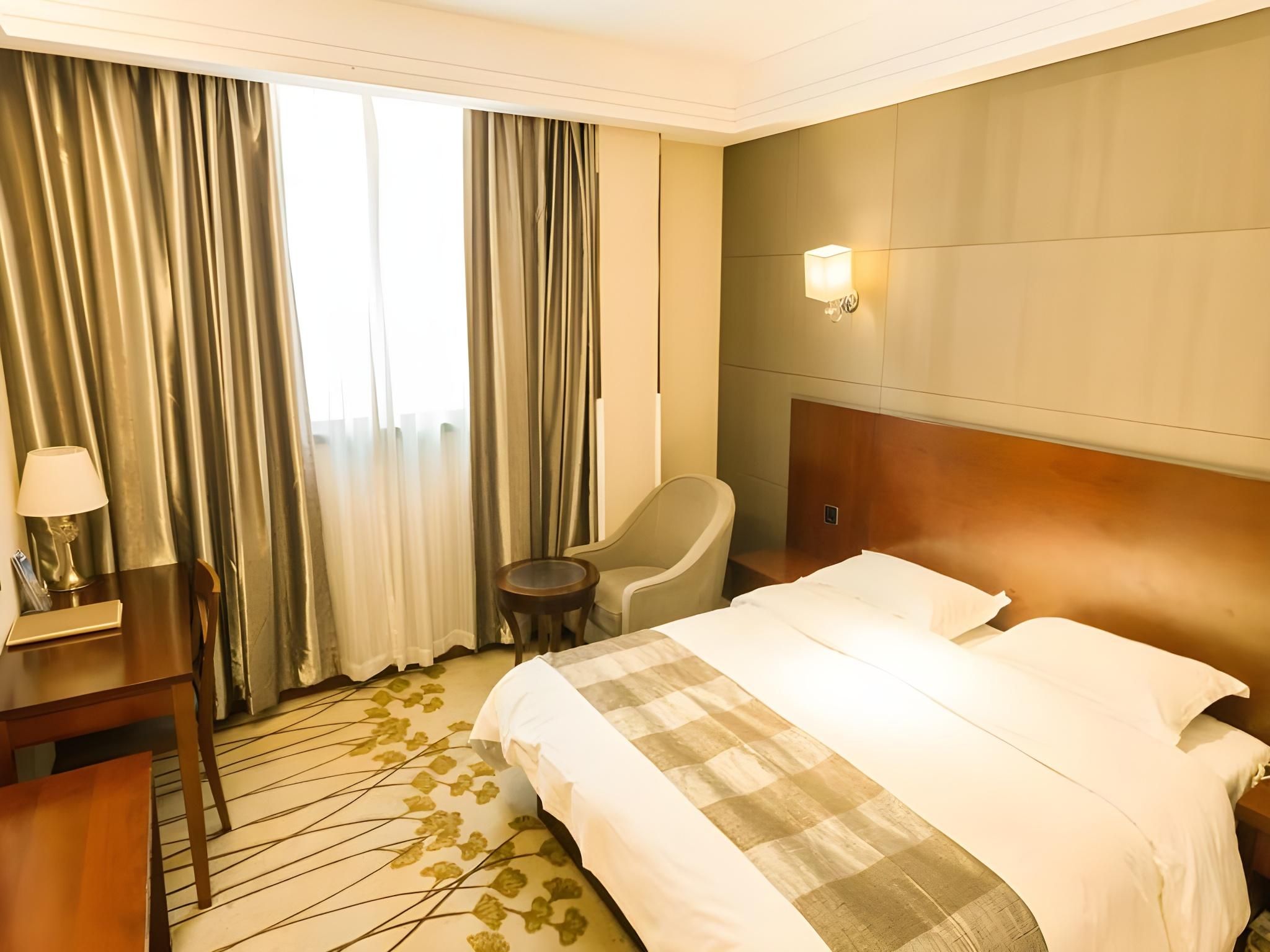 GTR - Guest Room with One 1.8M Bed