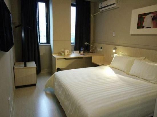 Business Standard Room B