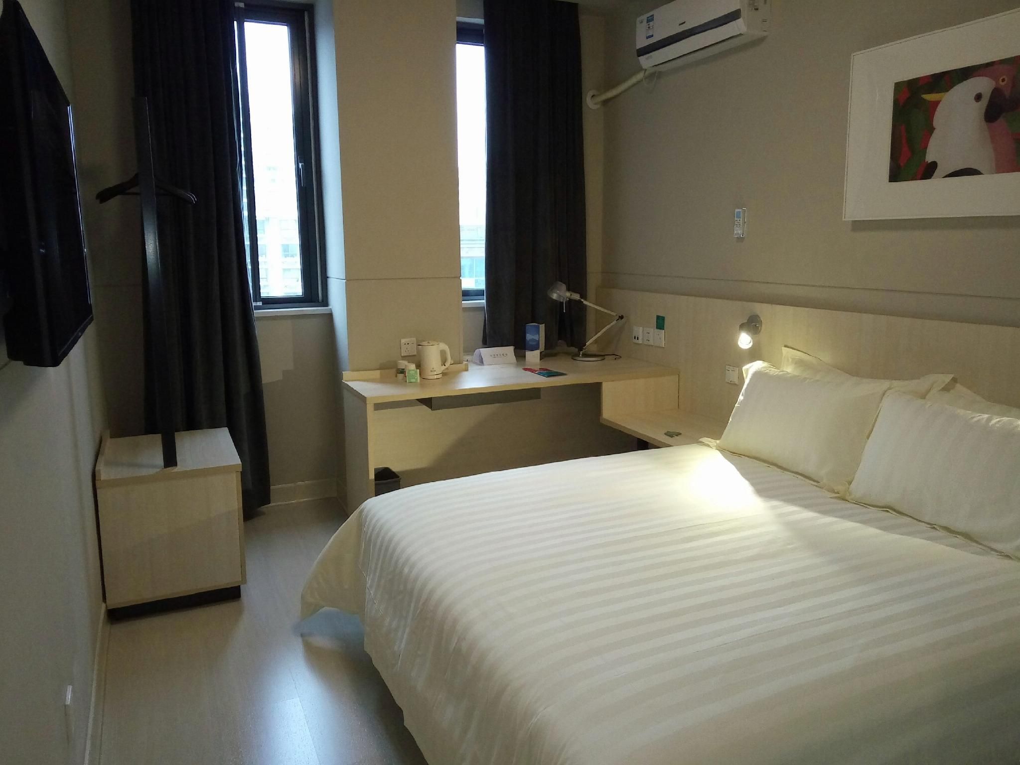 Business Standard Room A