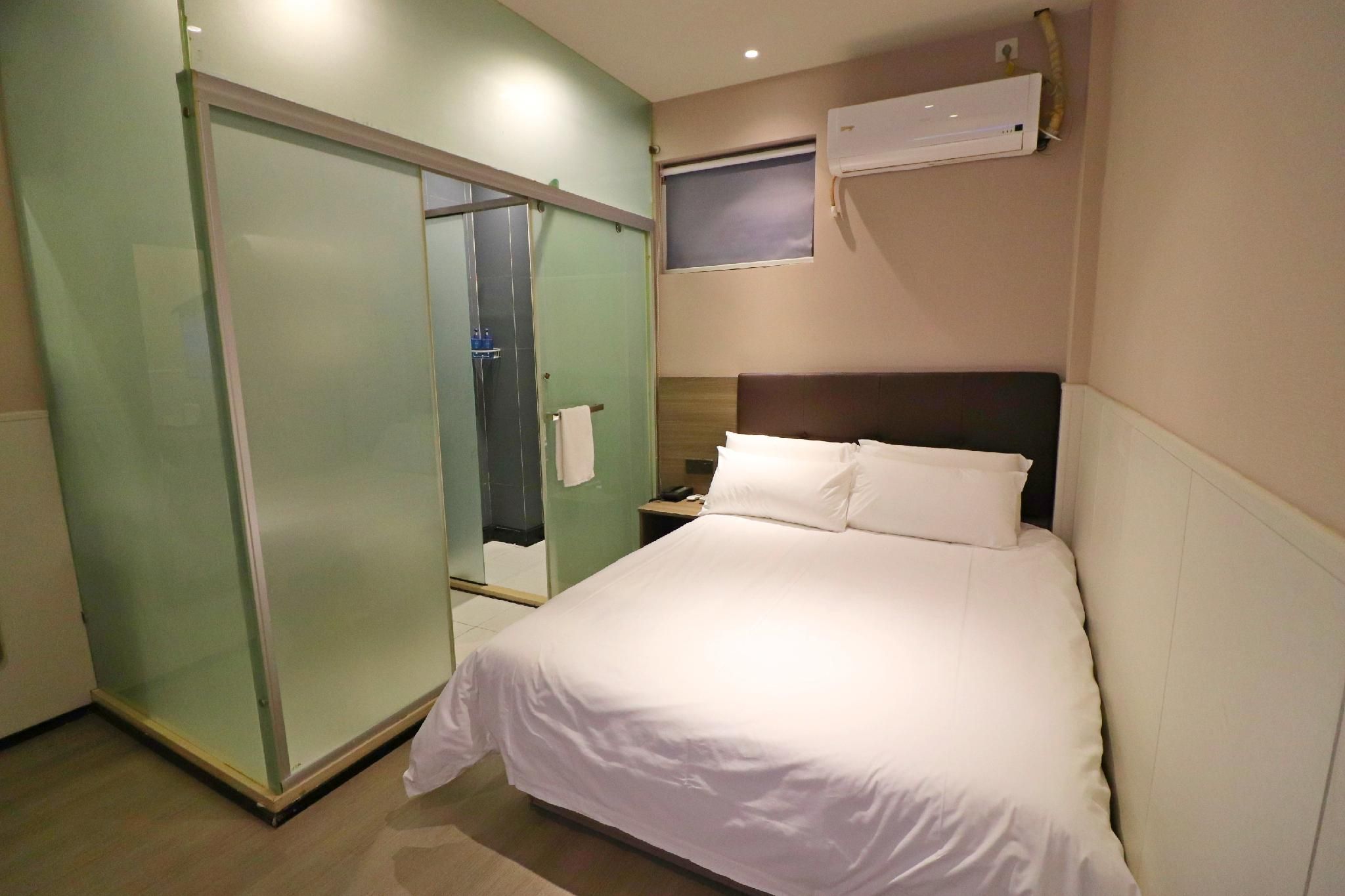 Huazhu - Room With Bed
