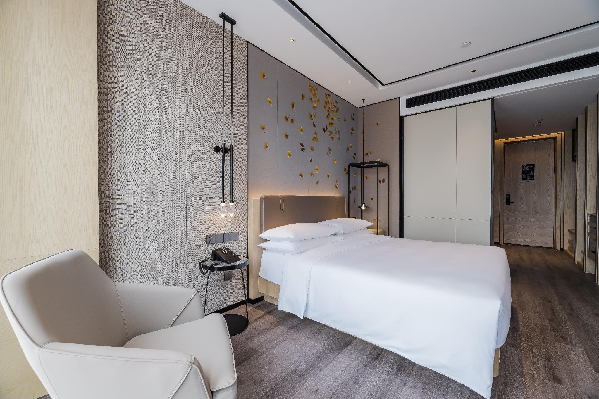 Yunhe Yebo Hotel (Shanghai Hongqiao Hub National Exhibition Center) 云和夜泊酒店（上海虹桥枢纽国展中心店） Stand Queen Room 2