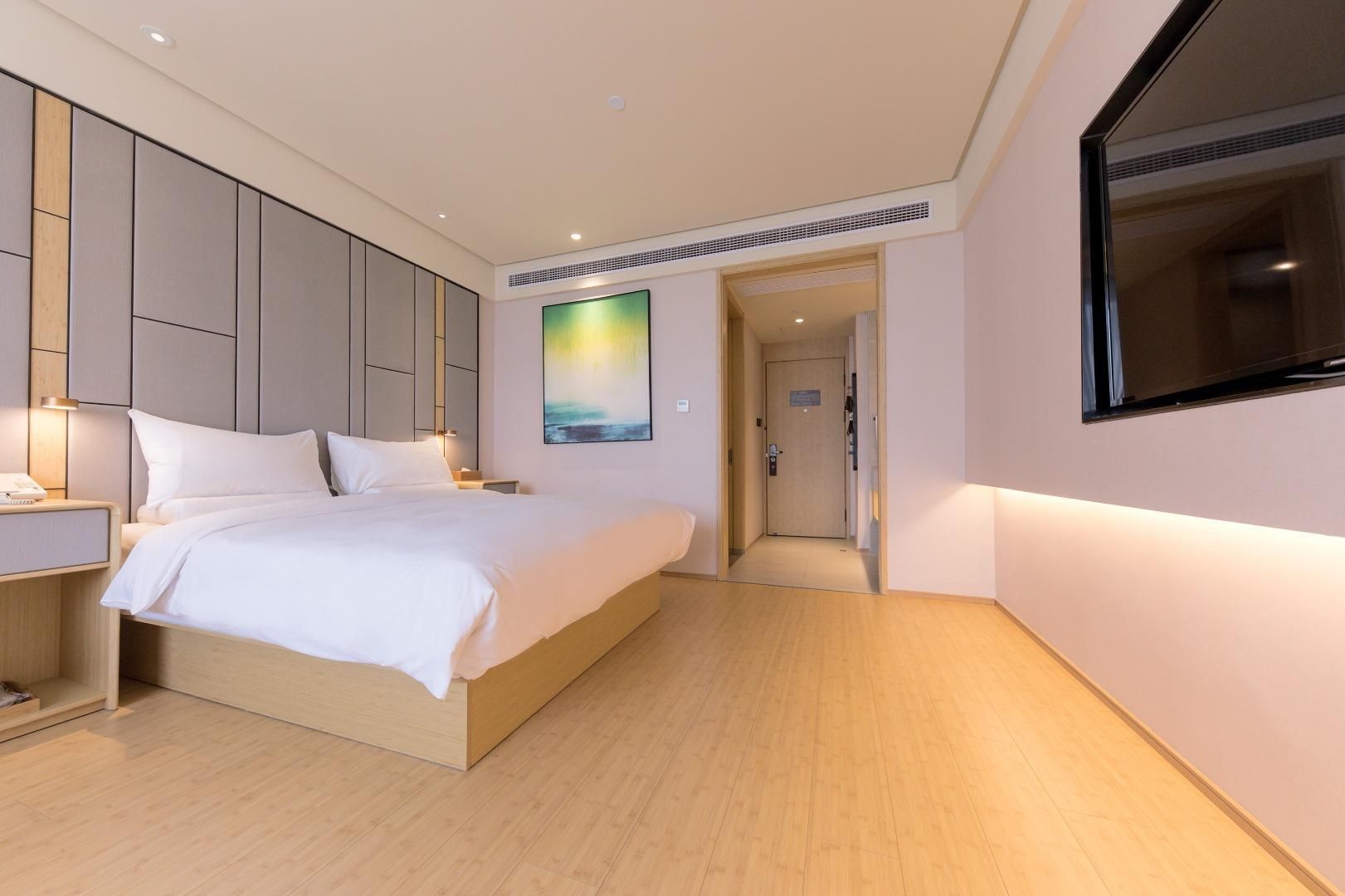 Huazhu - Deluxe Bed Room