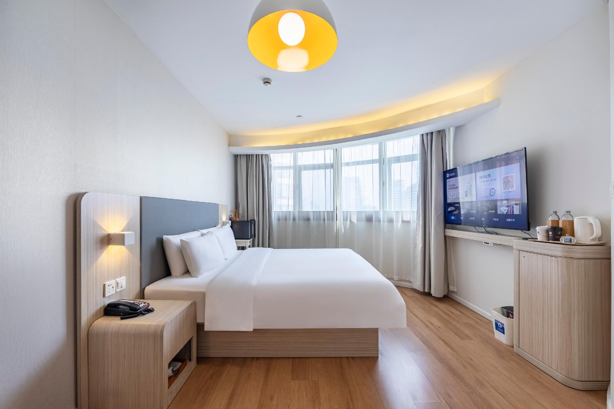 Queen Superior Room