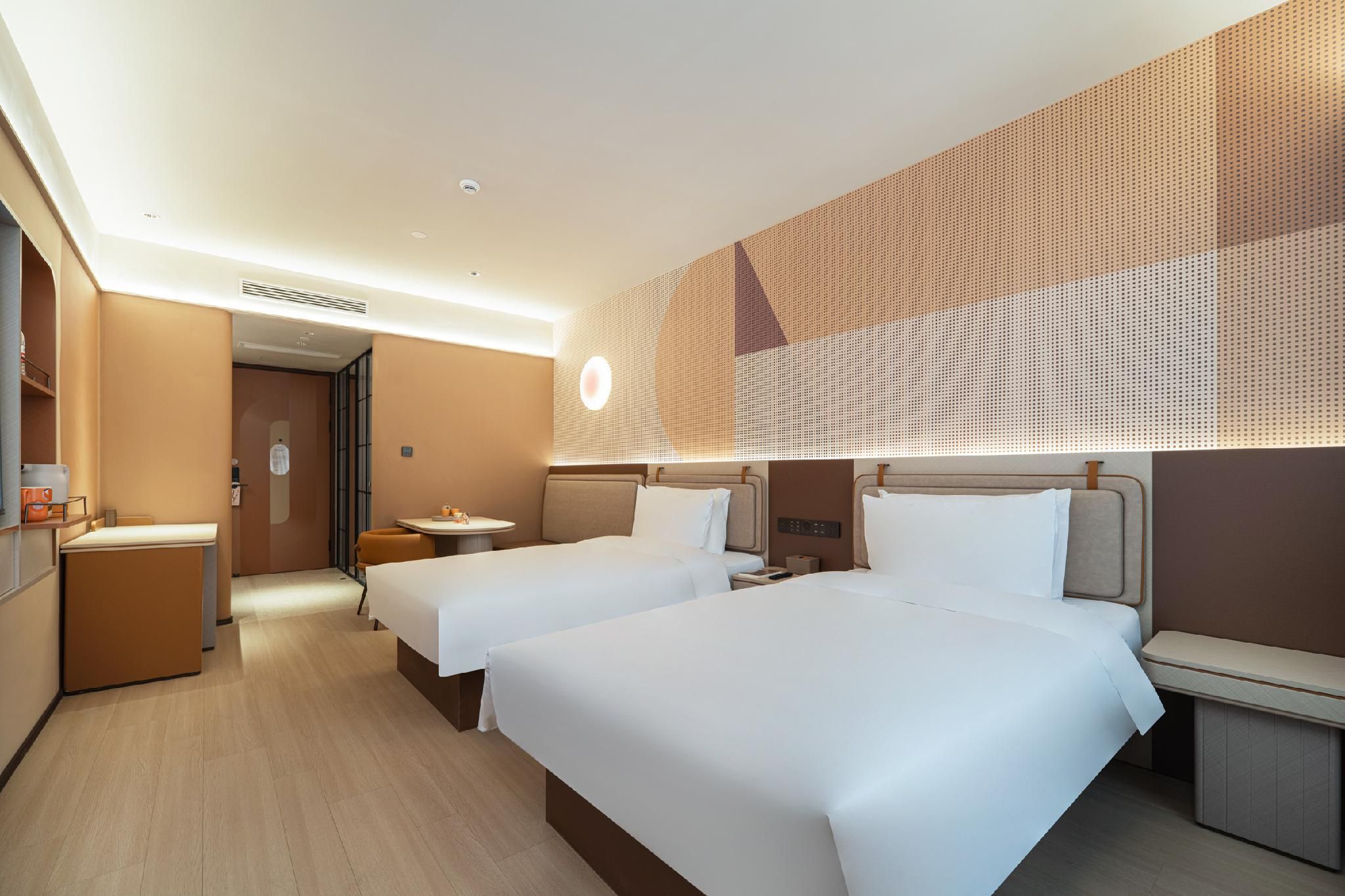 Huazhu - Superior Twin