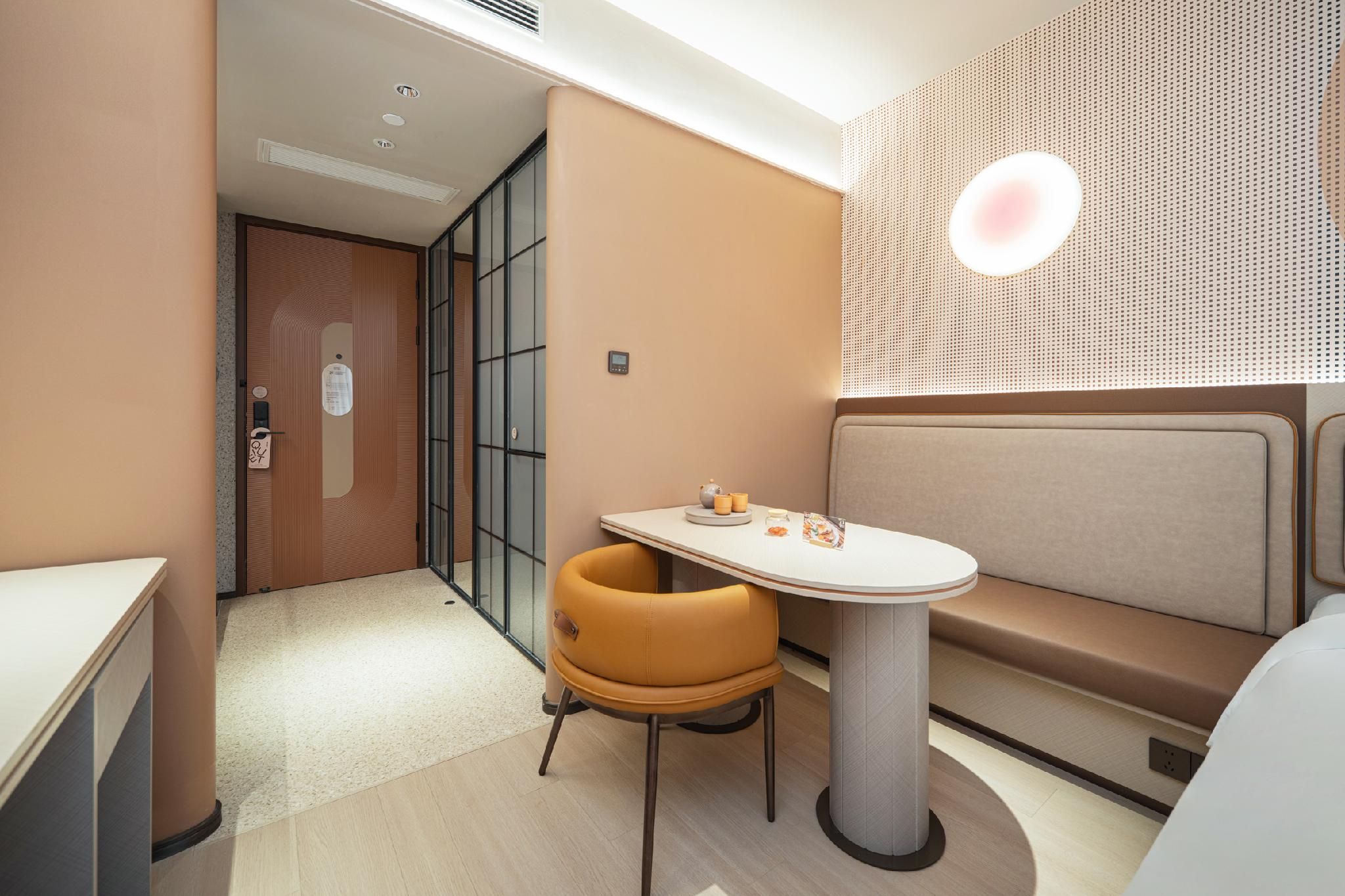 Huazhu - Superior Twin