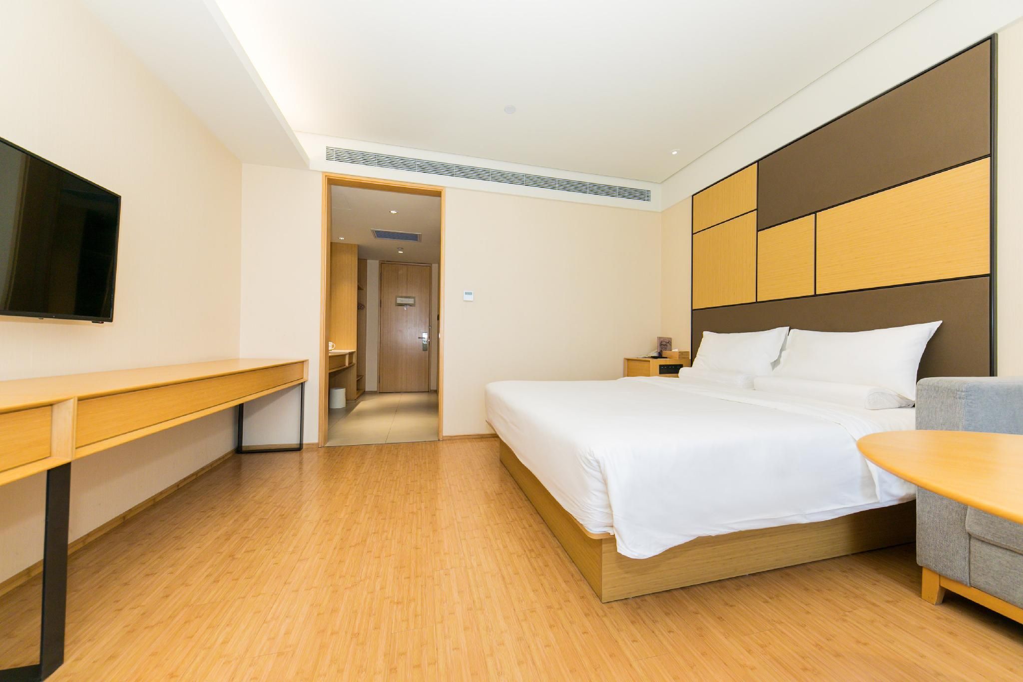 Huazhu - Deluxe Bed Room