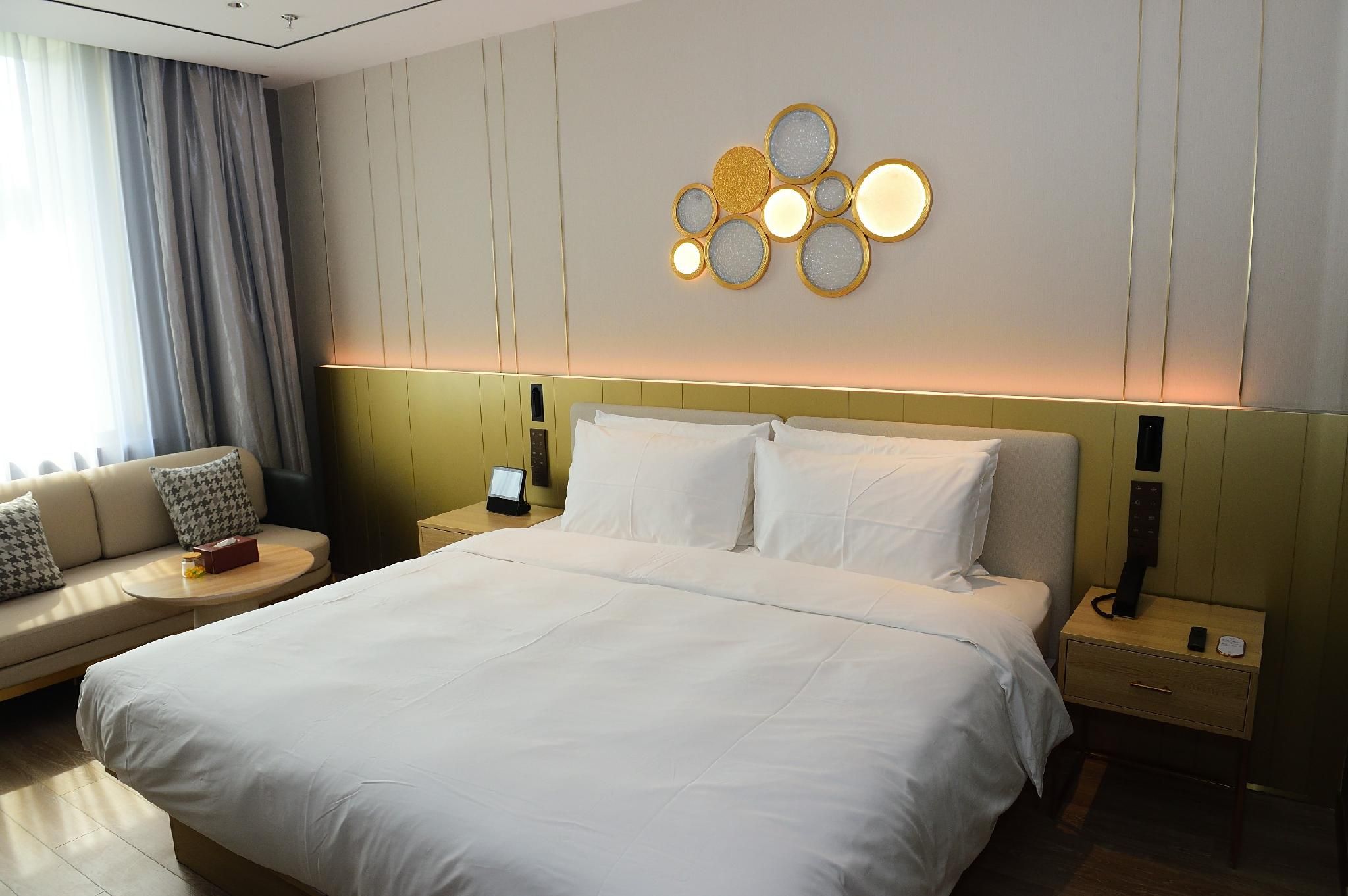 Huazhu - Yueruo Liujin Bed Room