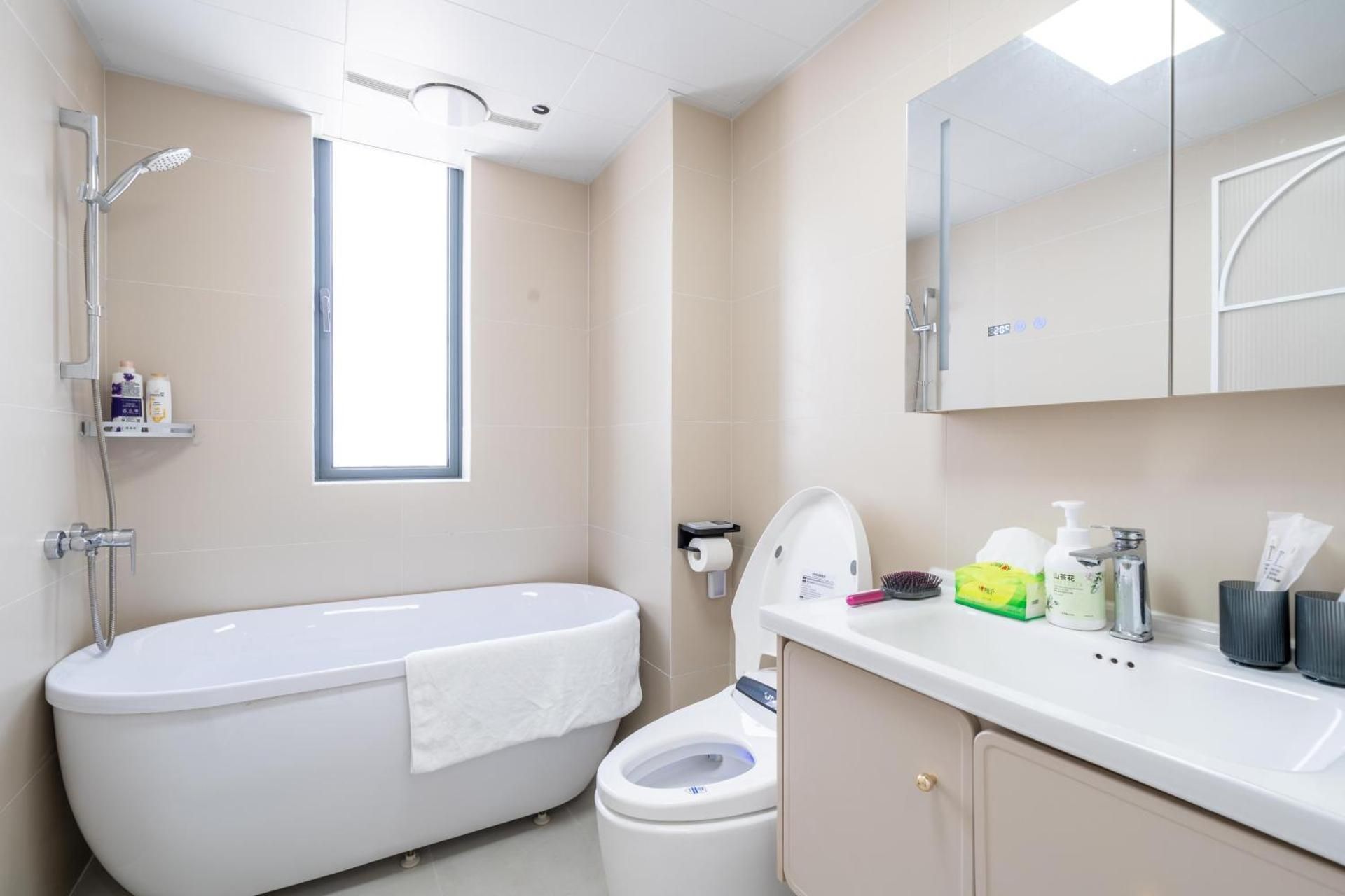 Three-Bedroom Apartment - High Floor
