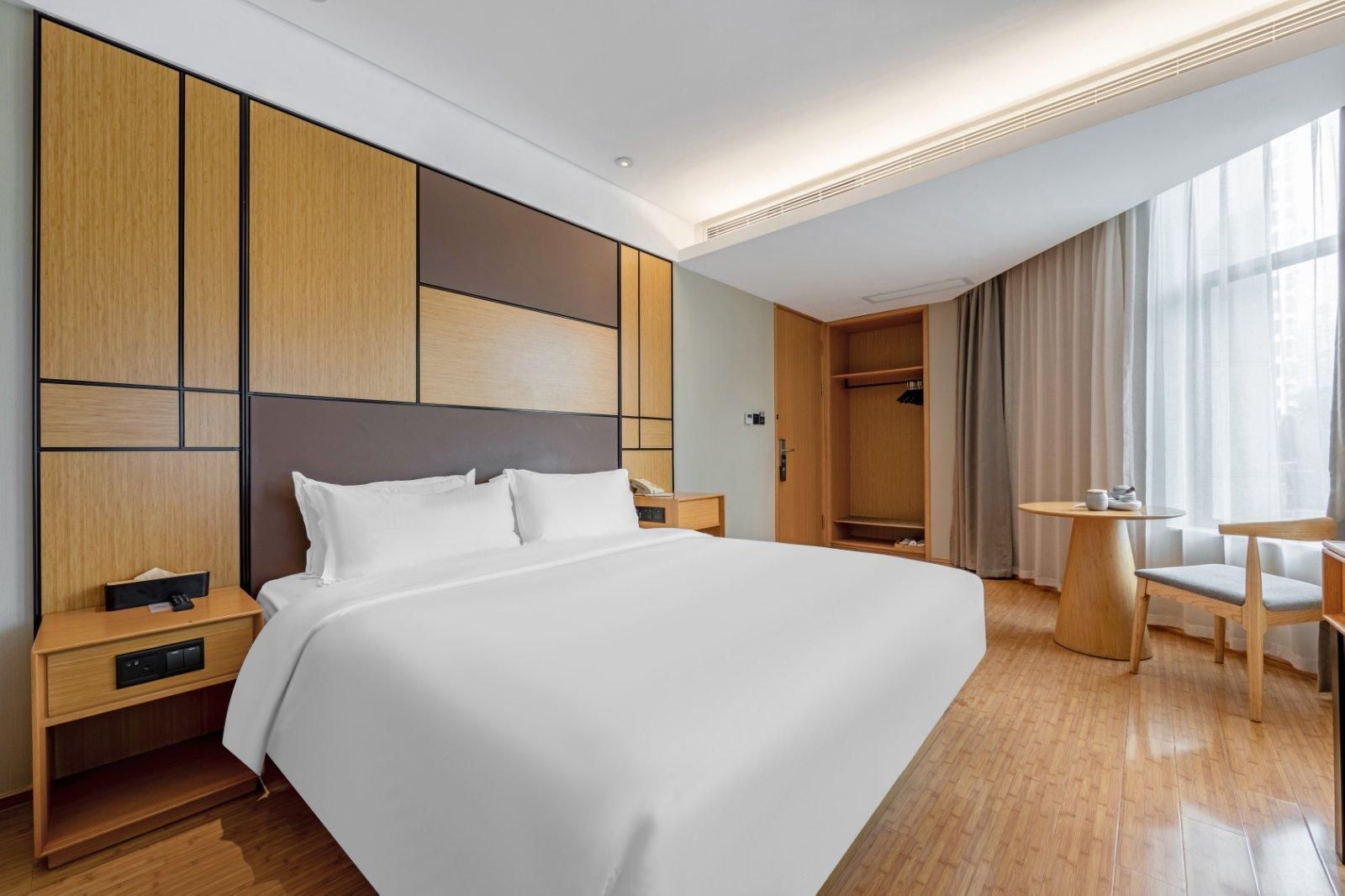 Queen Room