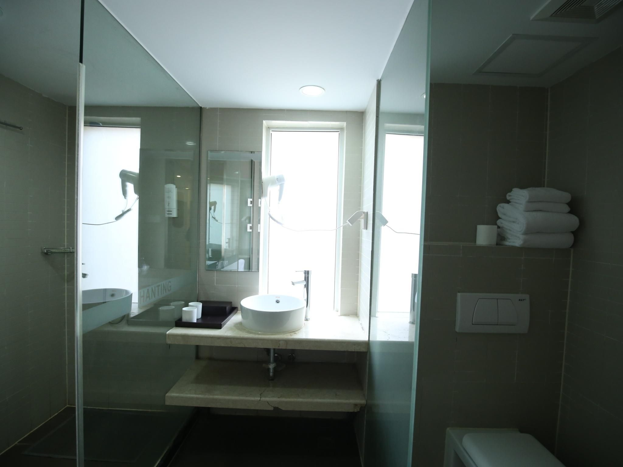 Twin Business Room