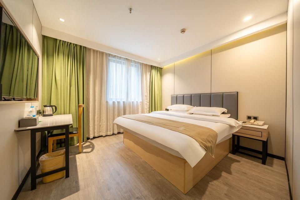 Business Queen Room