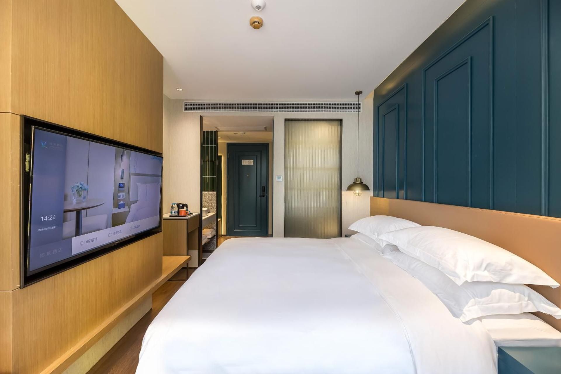 Deluxe Double Room with Shower