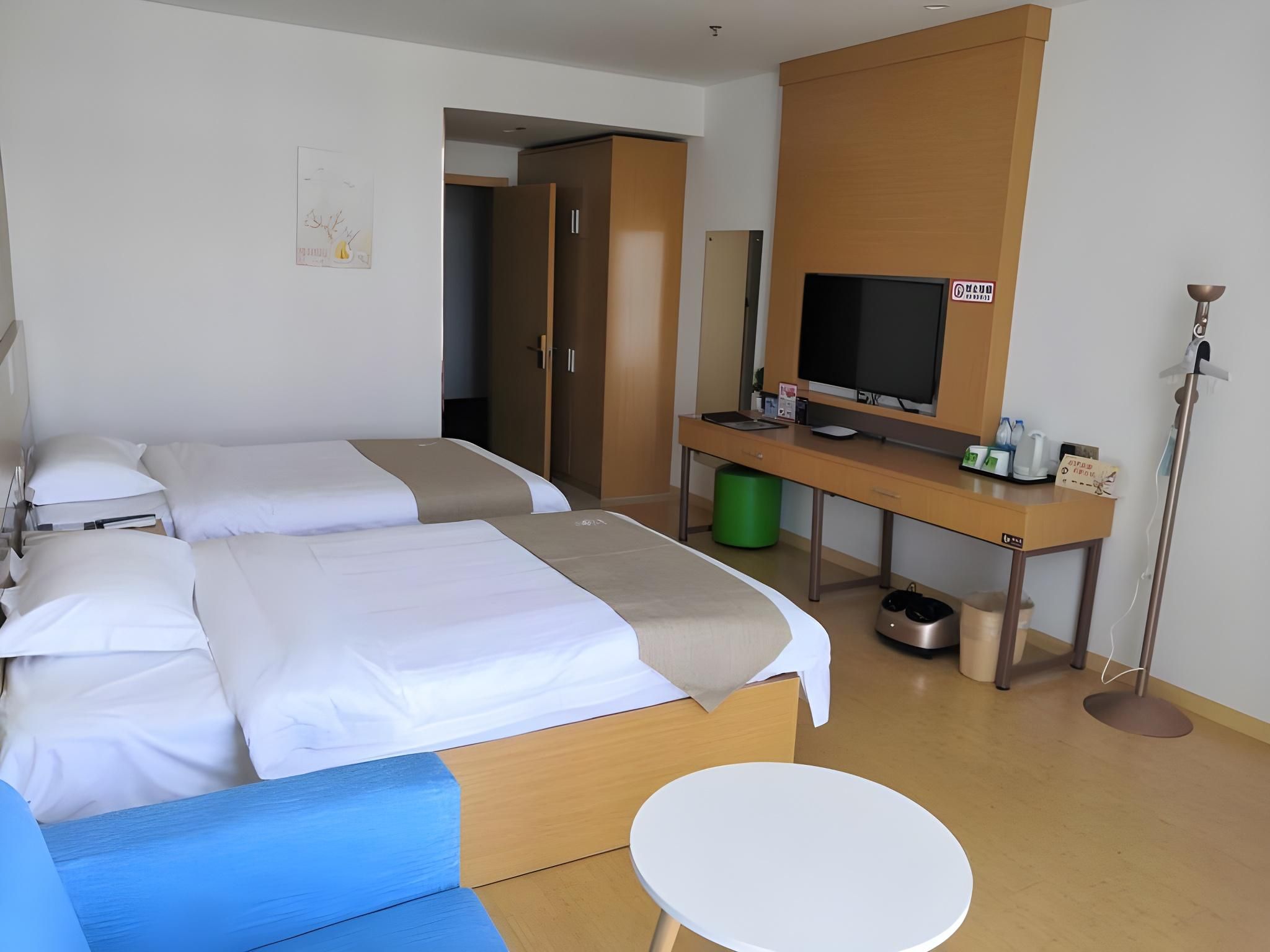 2 Bed Twin Superior Room