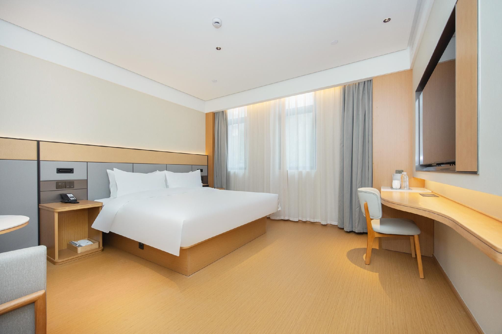 Huazhu - Superior BedRoom