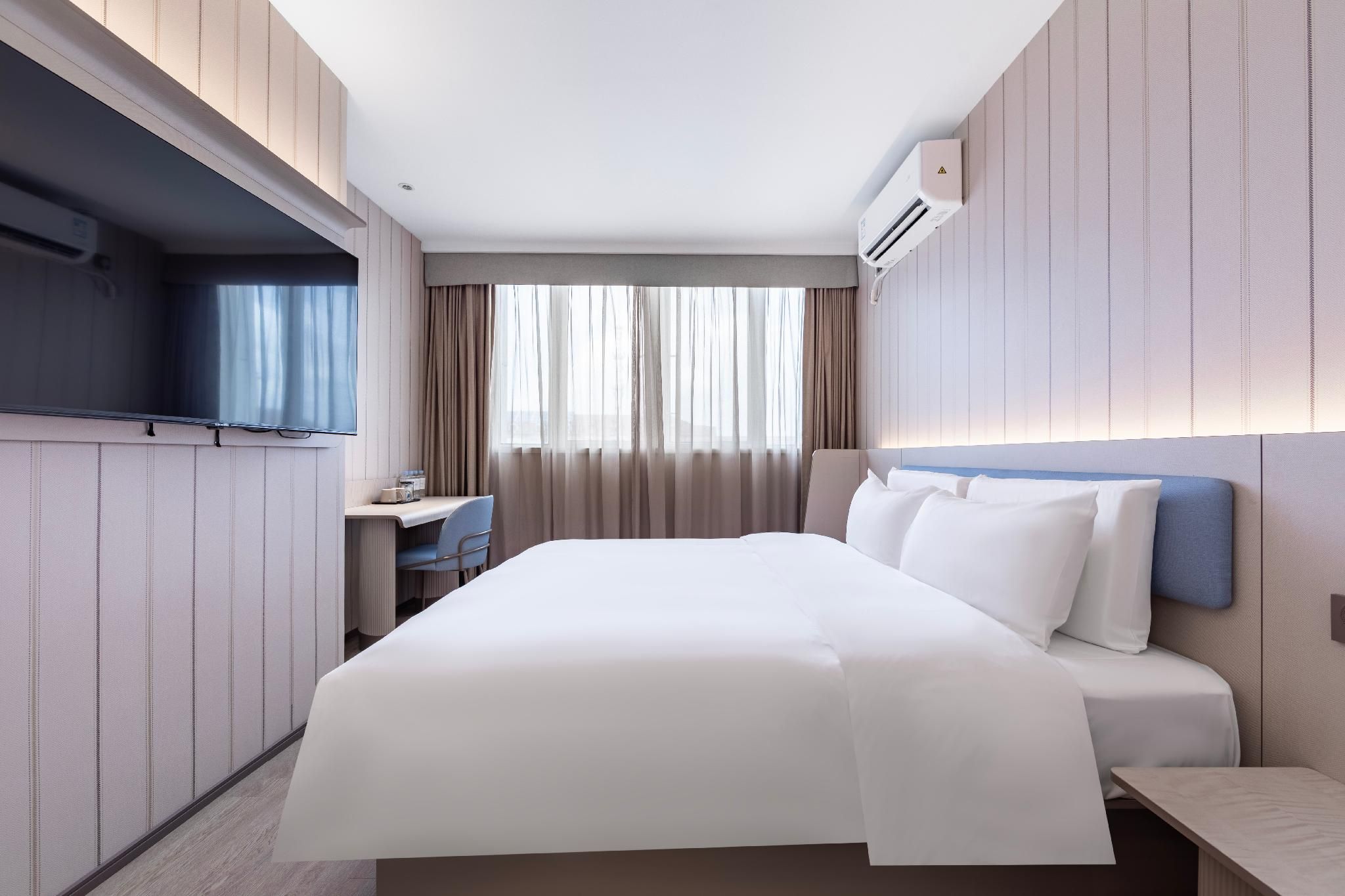 Huazhu - Superior BedRoom