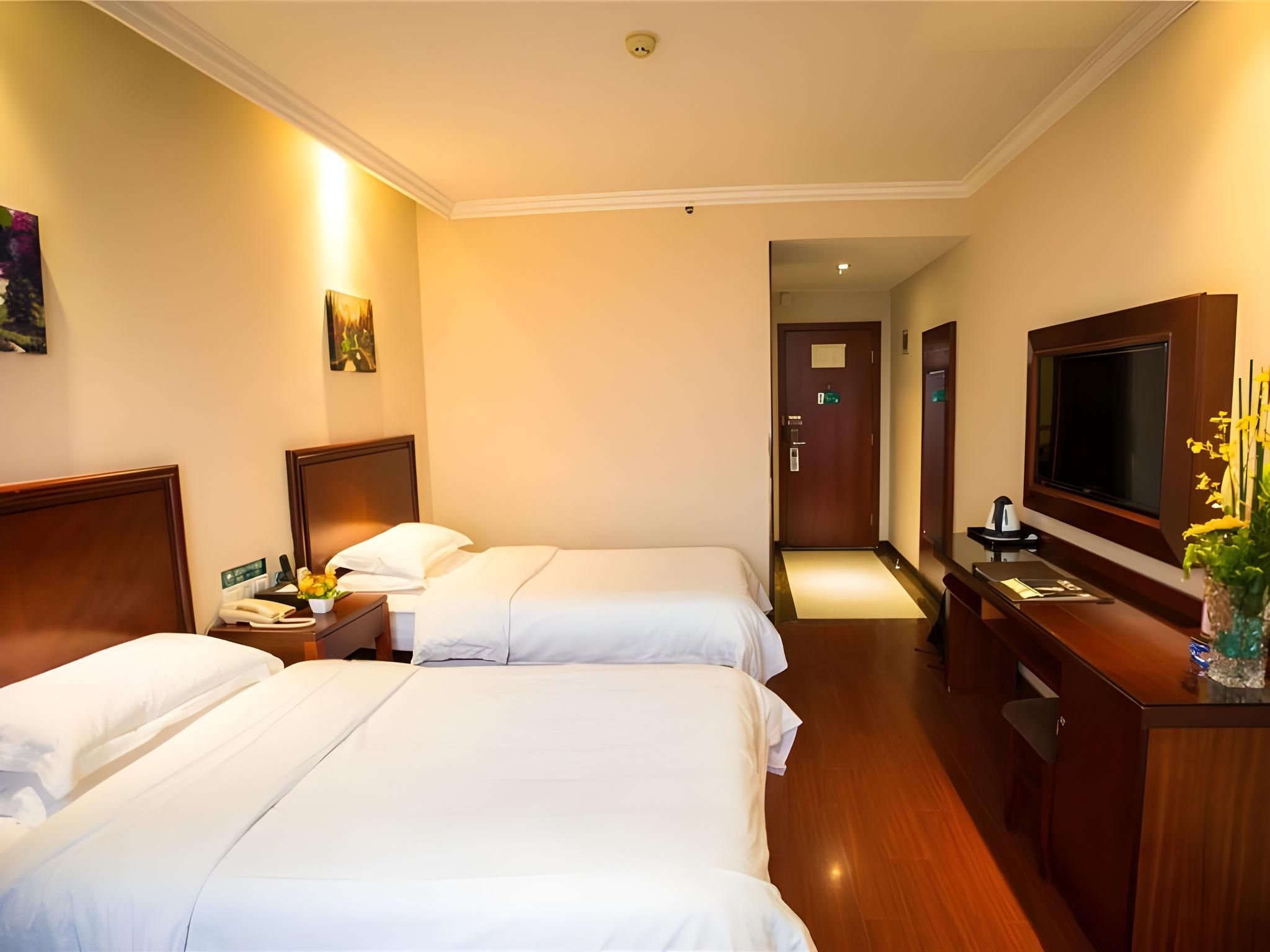 2 Bed Twin Superior Room