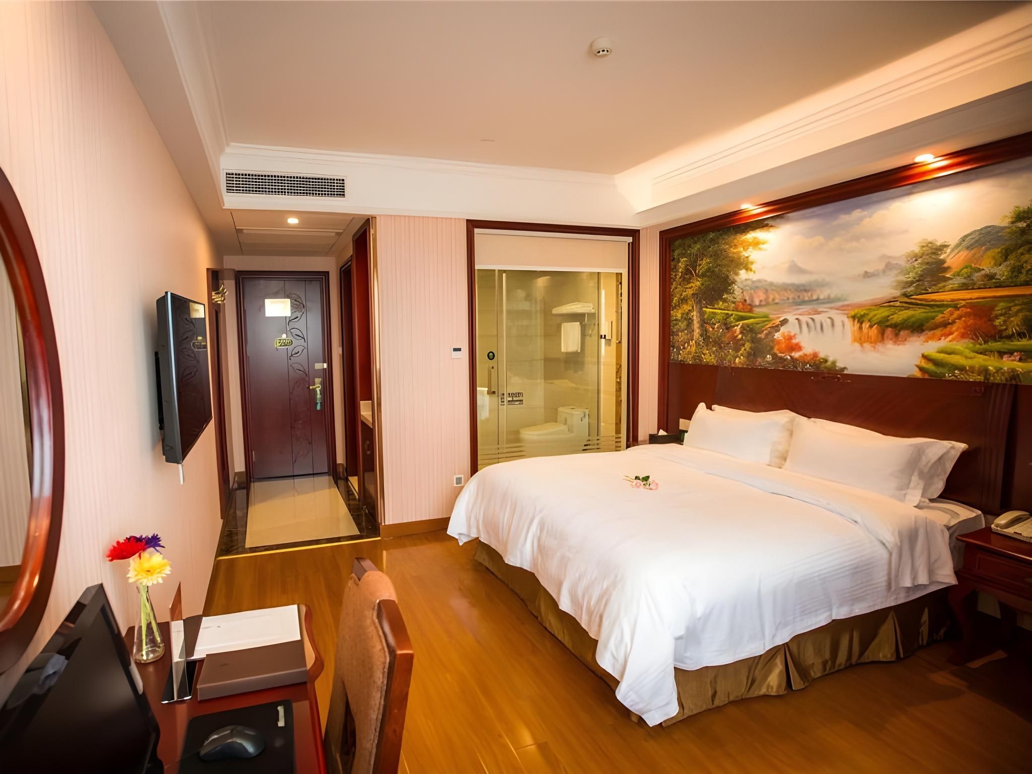Business Queen Room